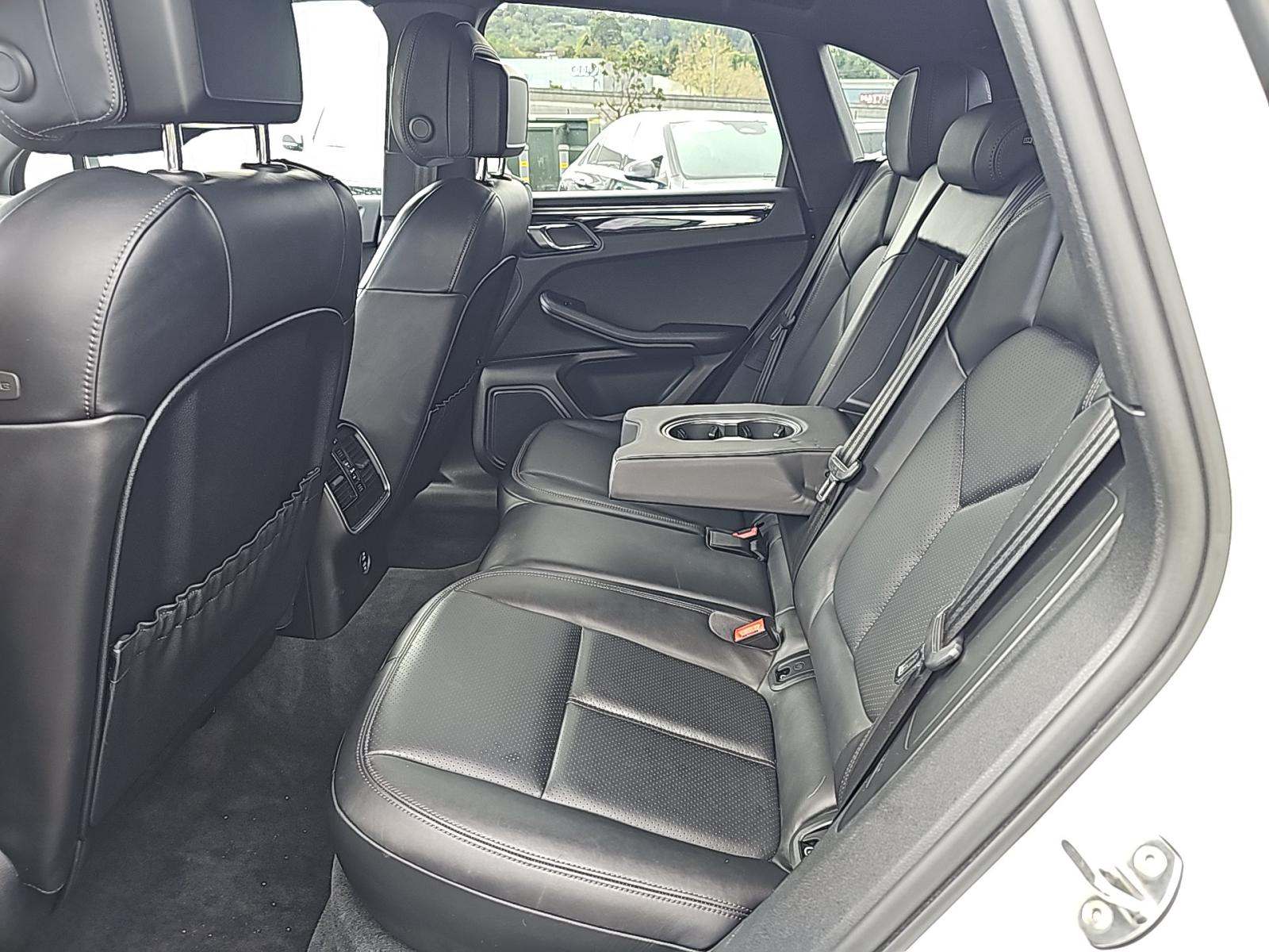 2020 Porsche Macan Base AWD