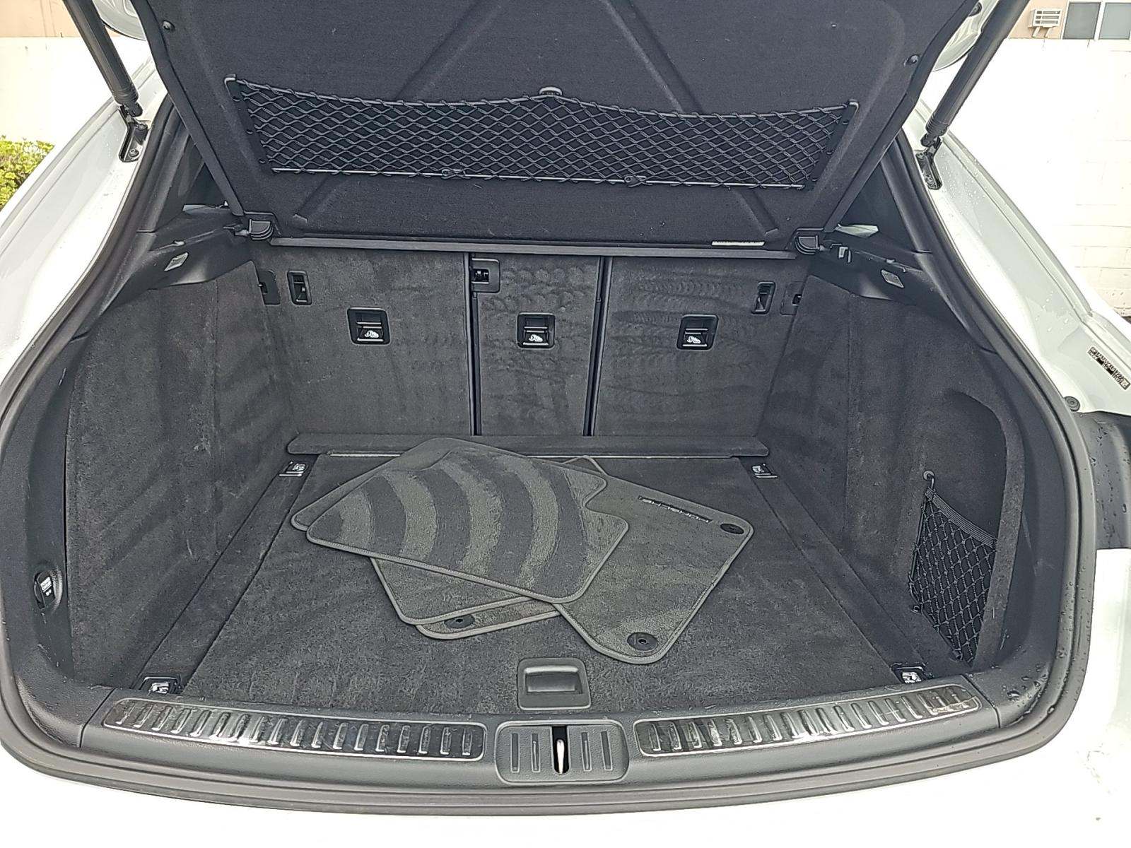 2020 Porsche Macan Base AWD