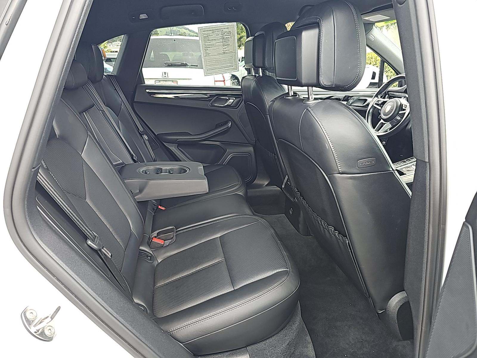 2020 Porsche Macan Base AWD