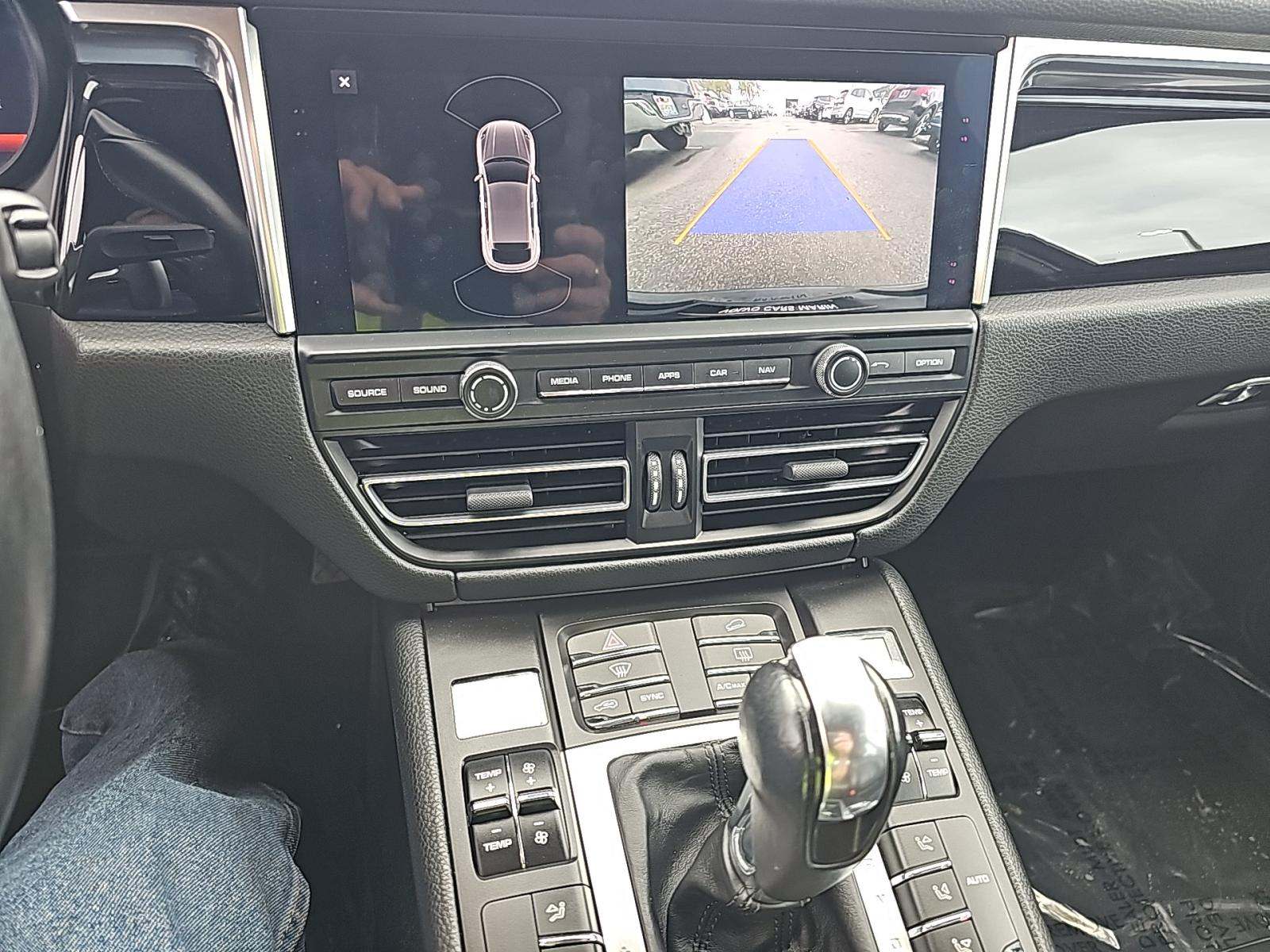 2020 Porsche Macan Base AWD