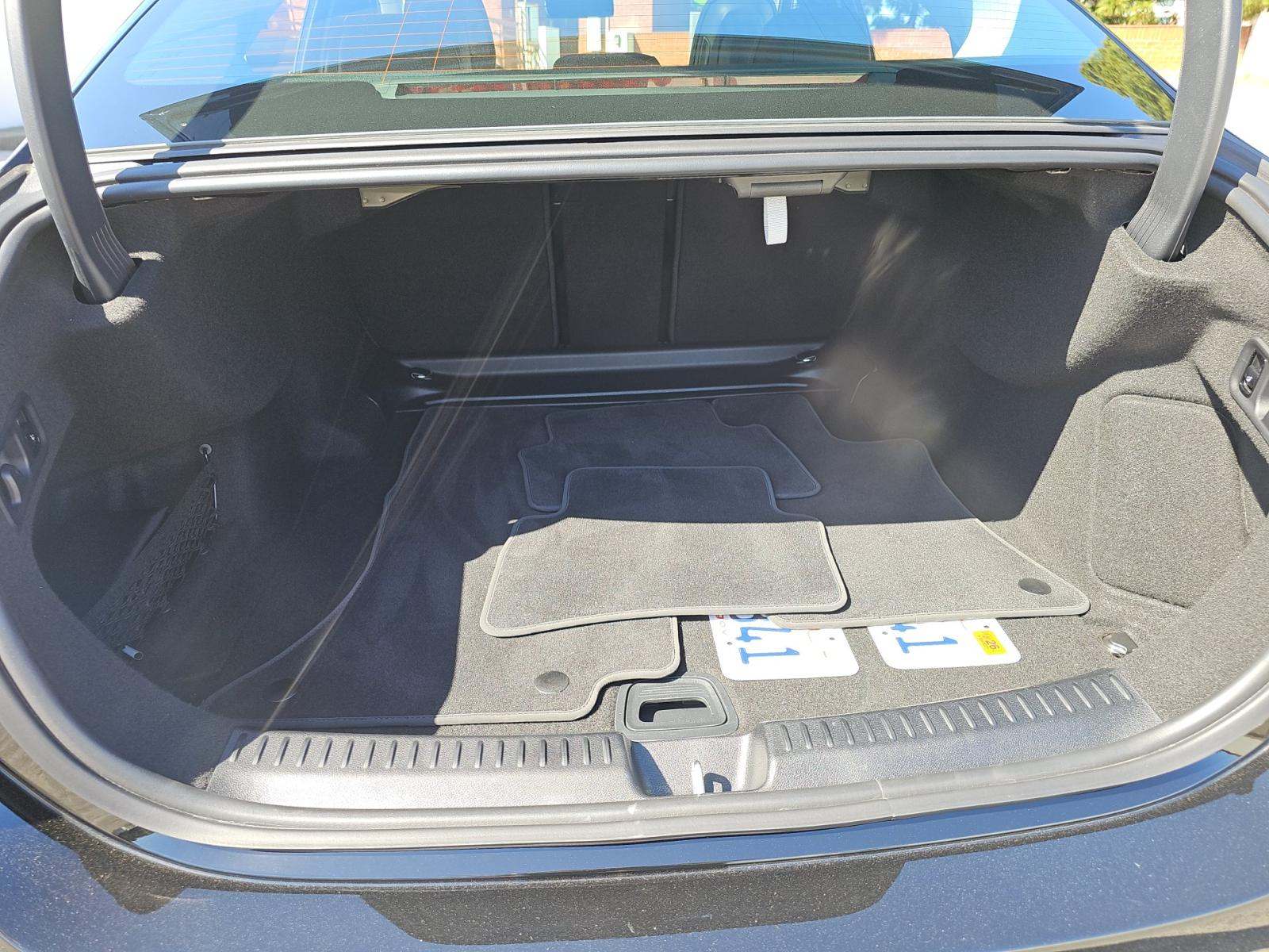 MERCEDES-BENZ E-CLASS - 10