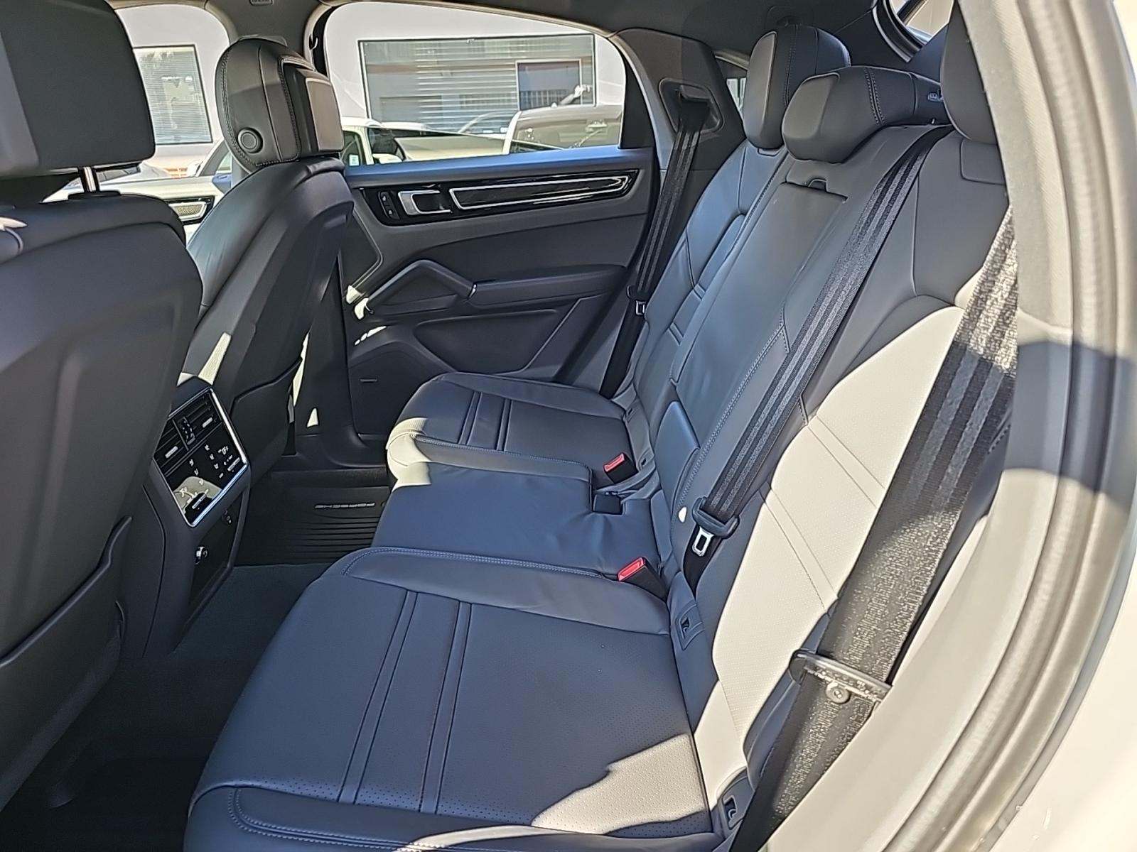 2022 Porsche Cayenne E-Hybrid AWD