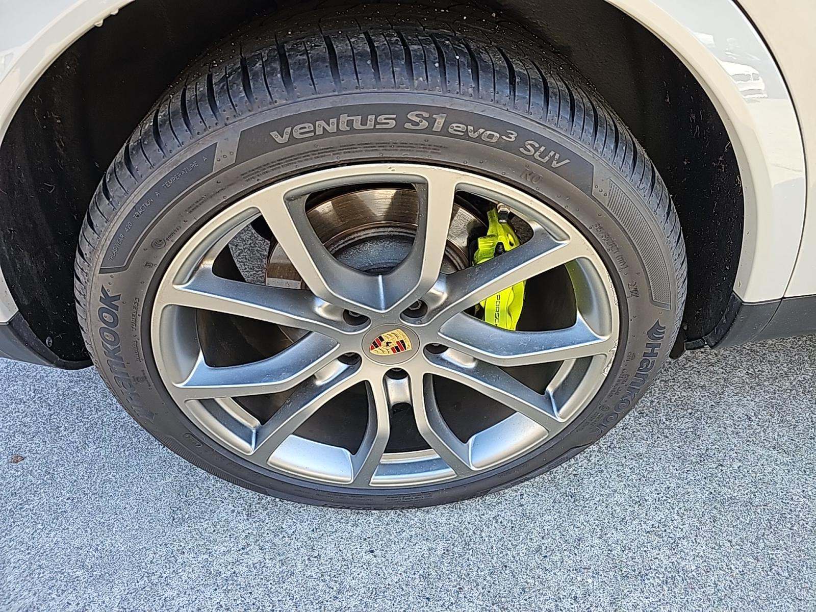 2022 Porsche Cayenne E-Hybrid AWD