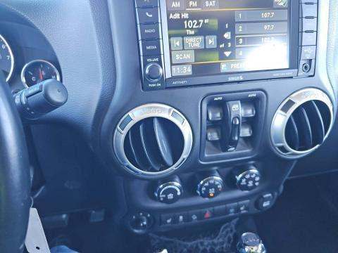 JEEP UNLIMITED SAHARA - 6