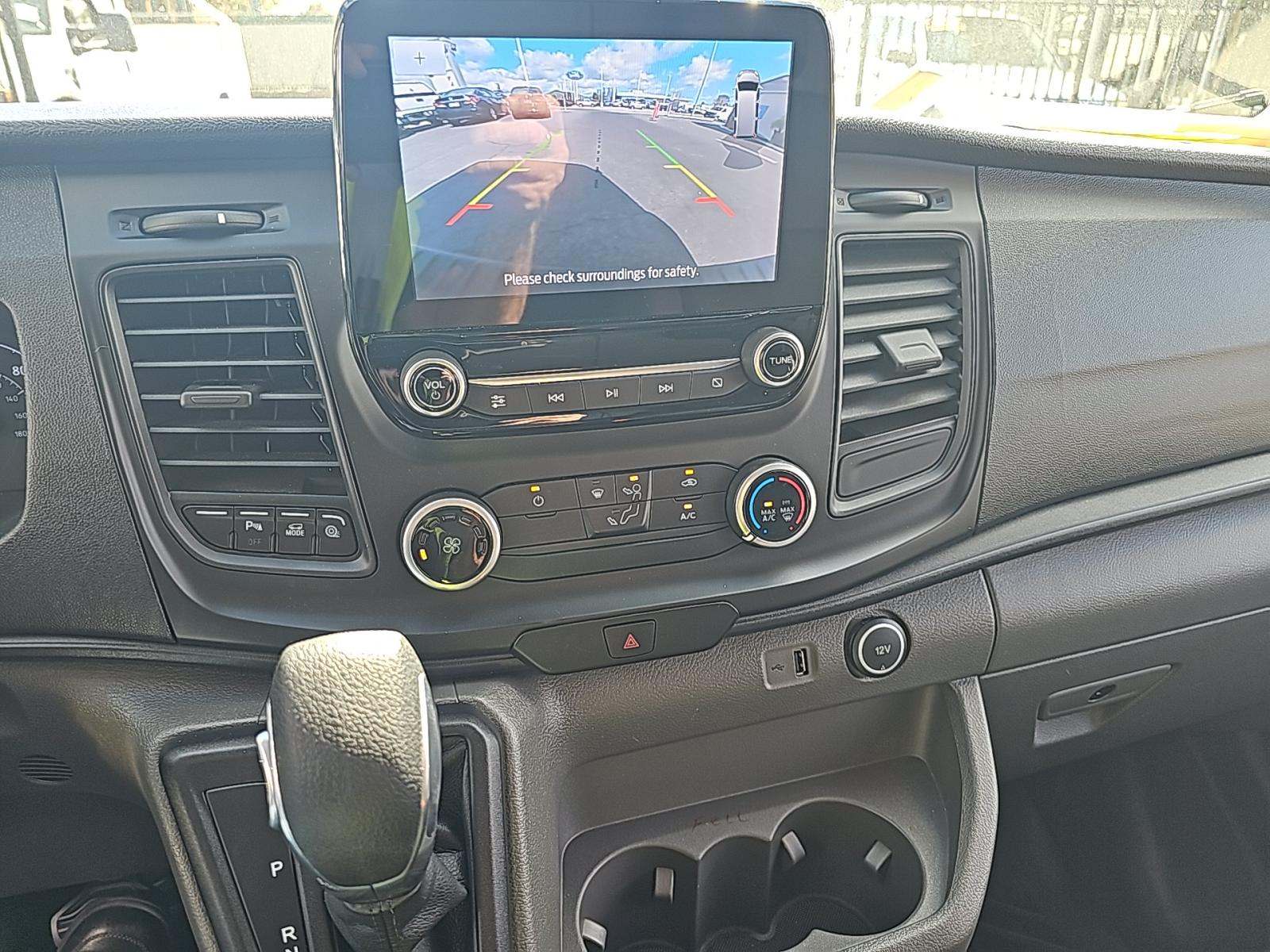 FORD TRANSIT 150 - 6