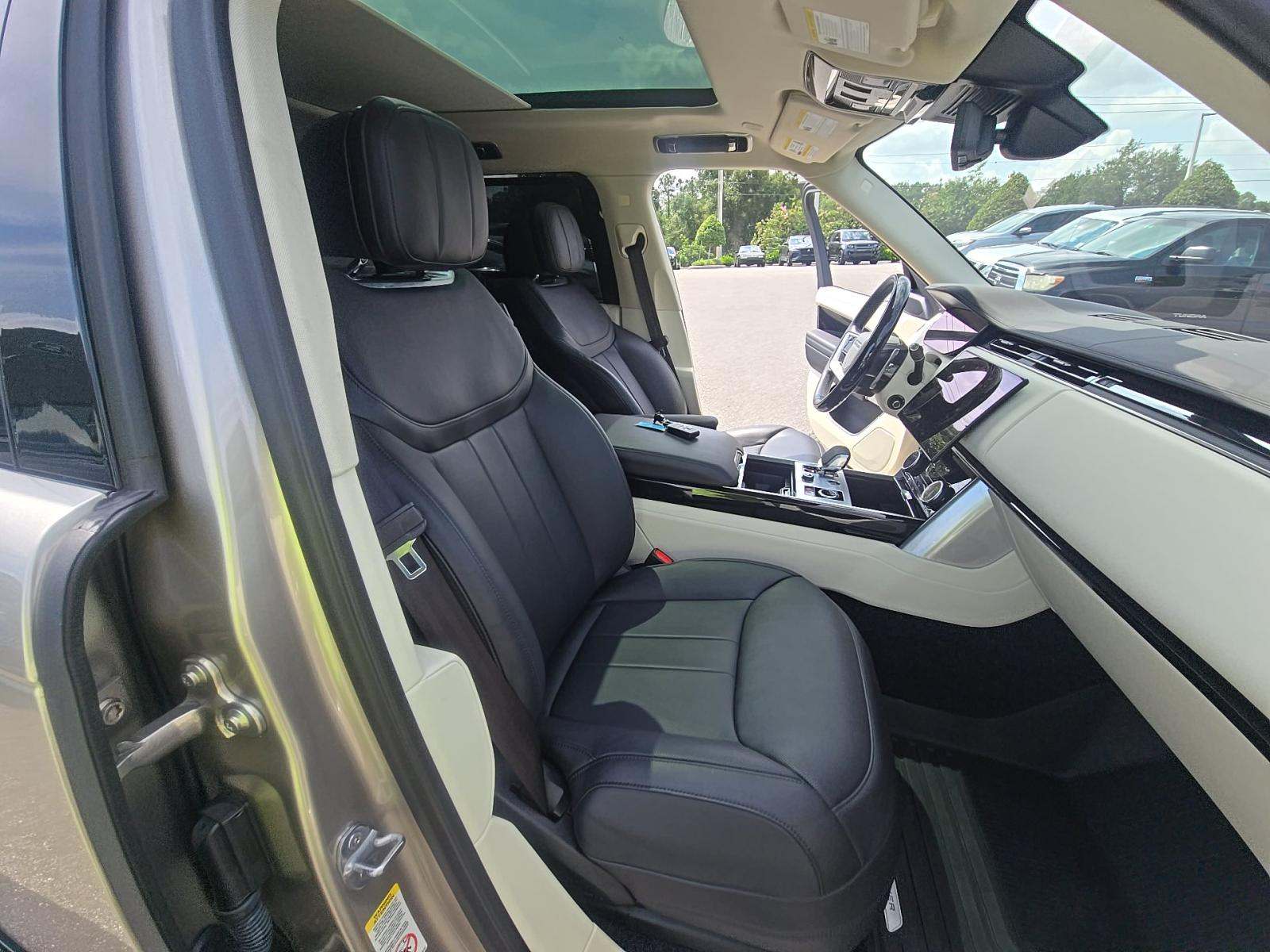 2023 Land Rover Range Rover SE LWB AWD
