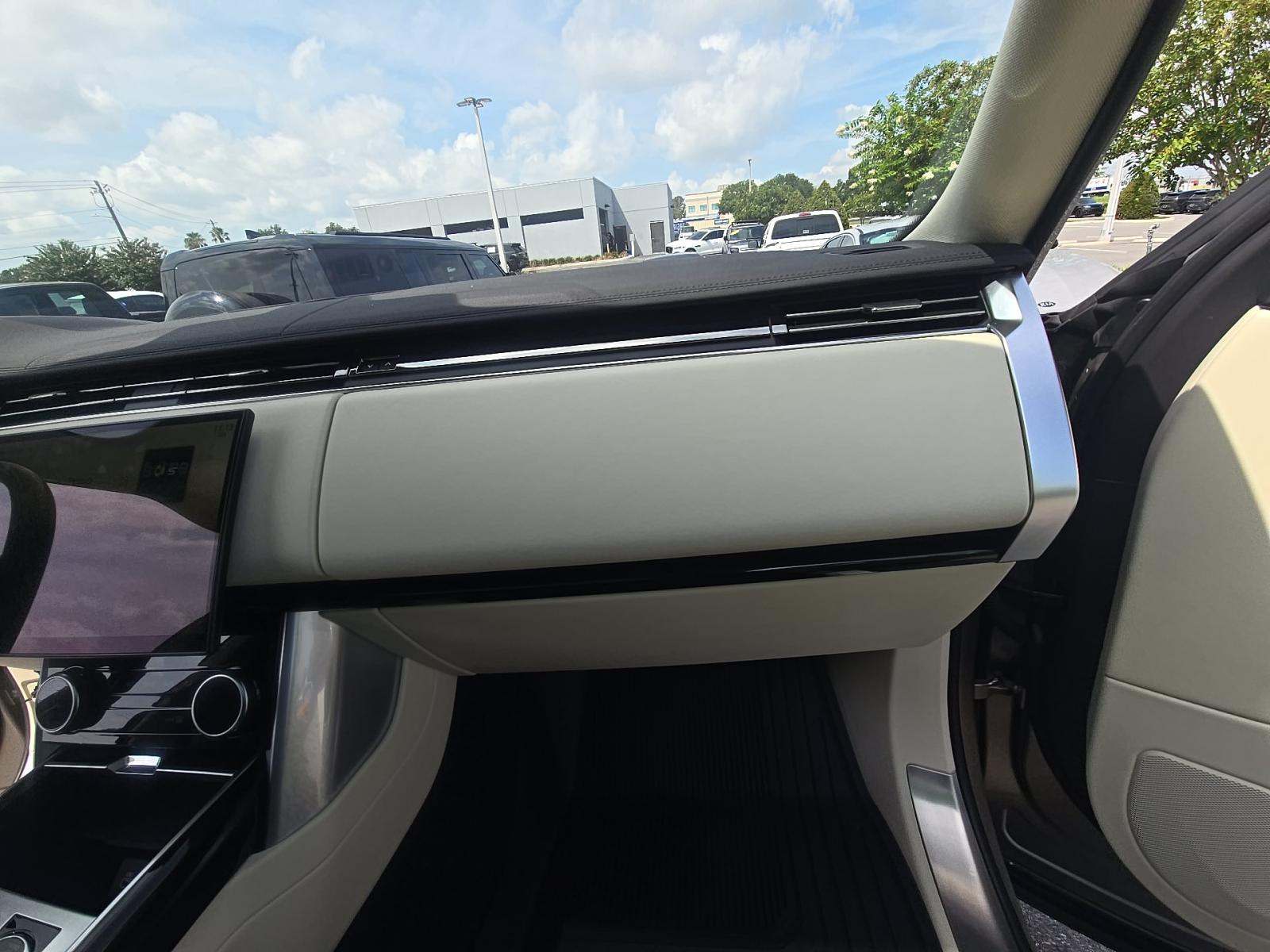 2023 Land Rover Range Rover SE LWB AWD