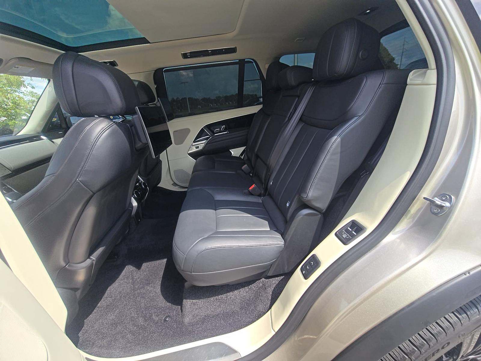 2023 Land Rover Range Rover SE LWB AWD