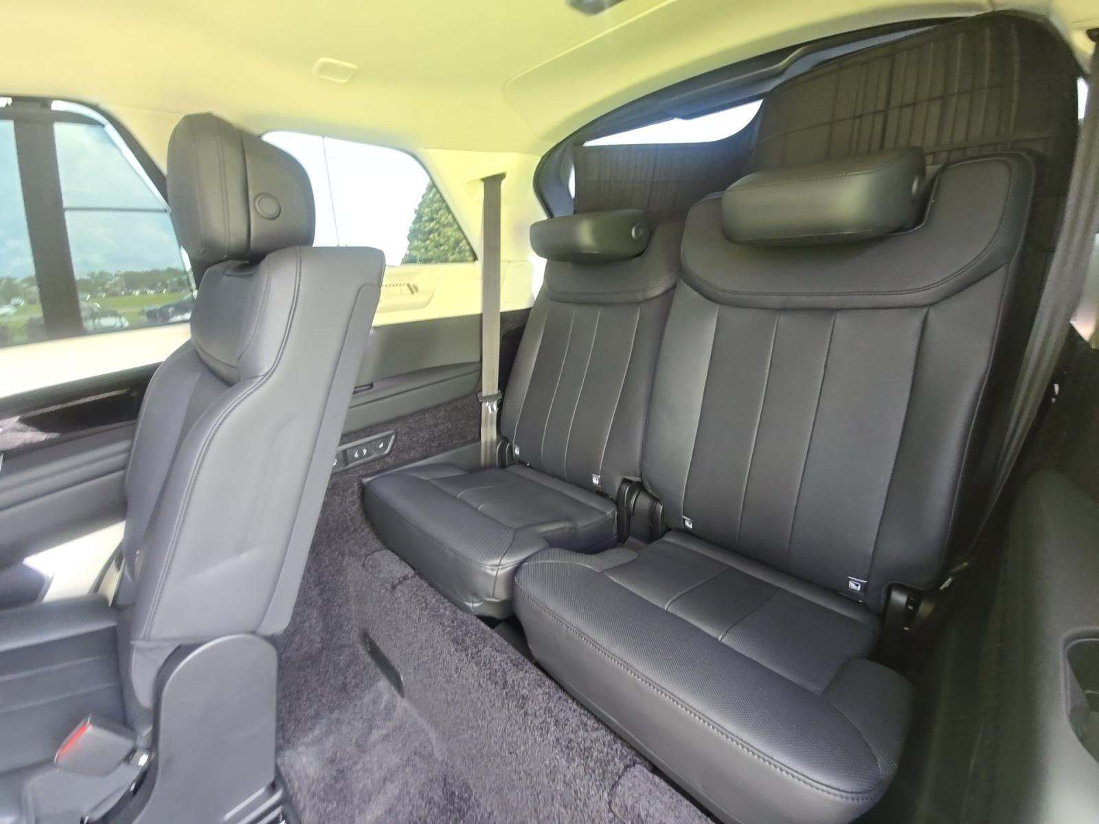 2023 Land Rover Range Rover SE LWB AWD