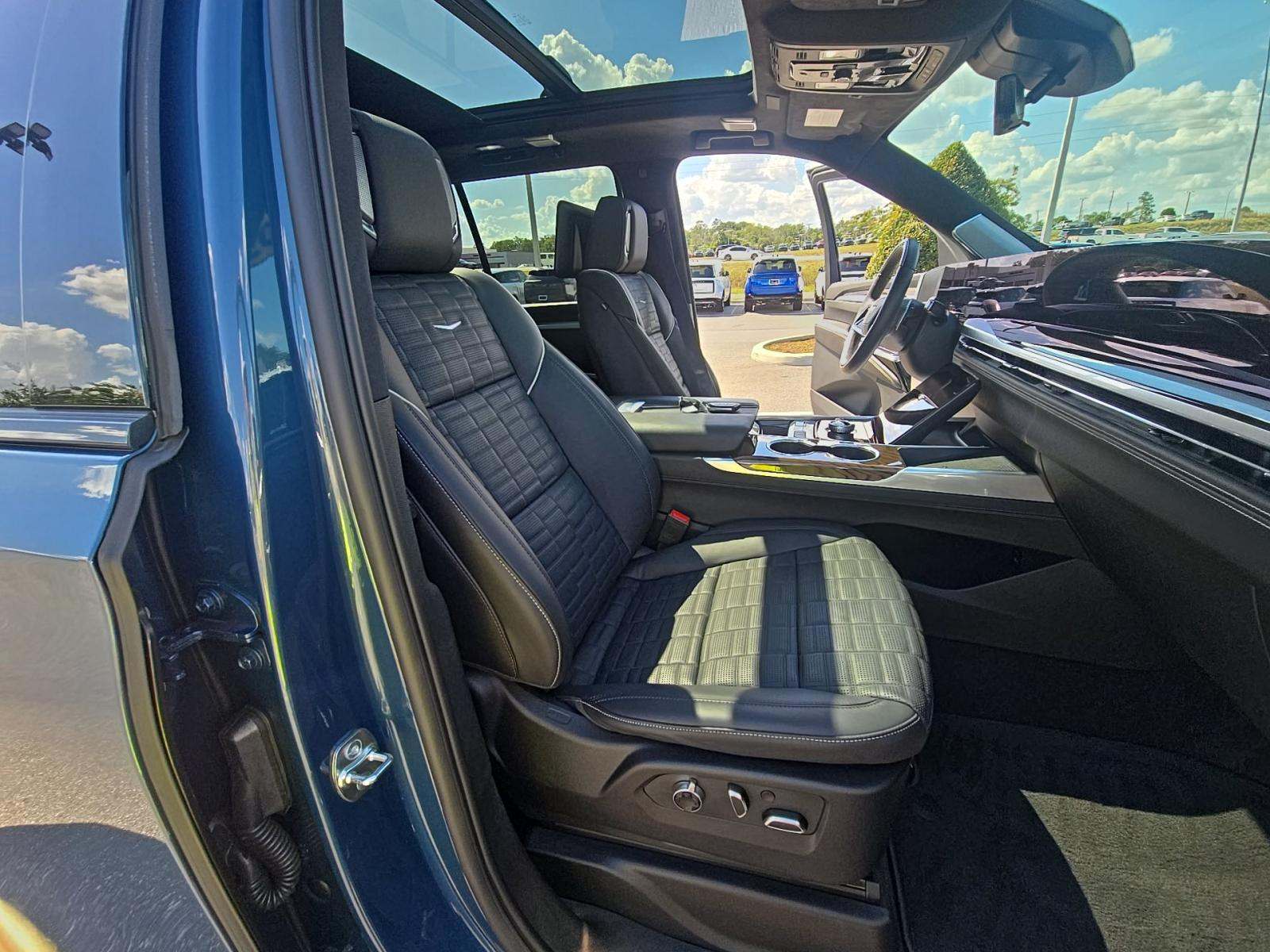 2025 Cadillac Escalade Sport Platinum AWD
