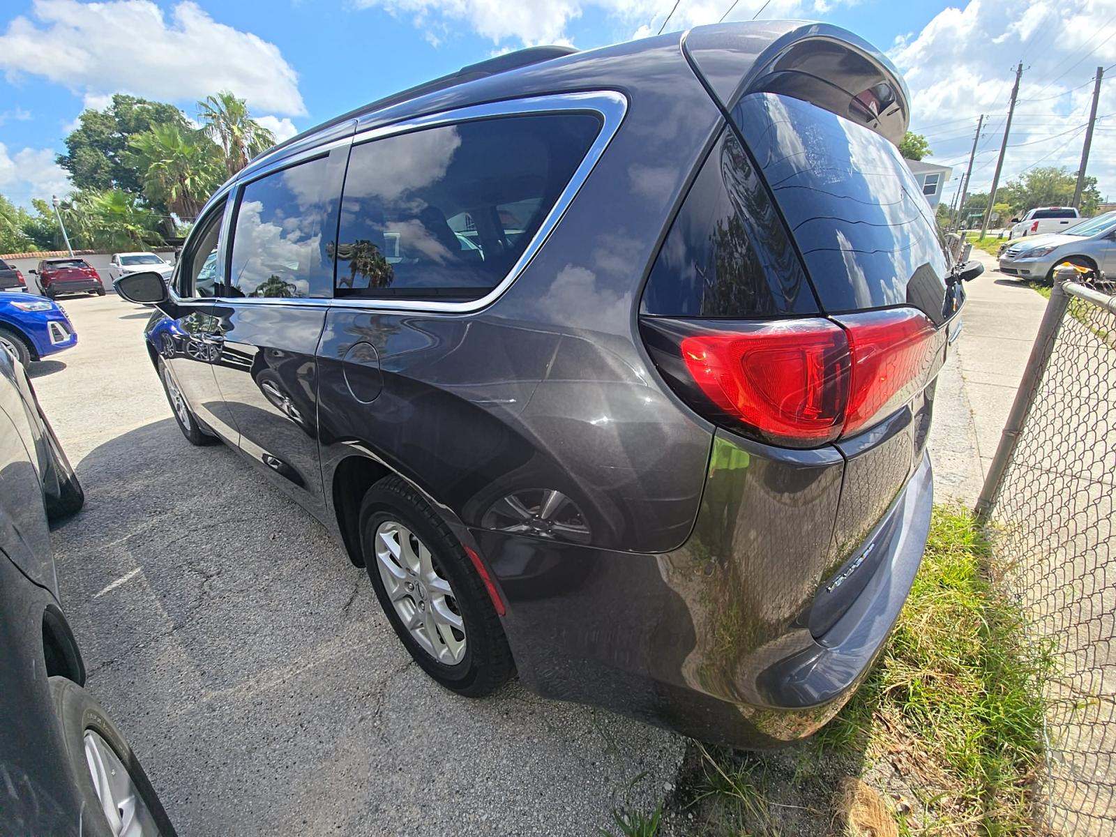CHRYSLER VOYAGER - 2