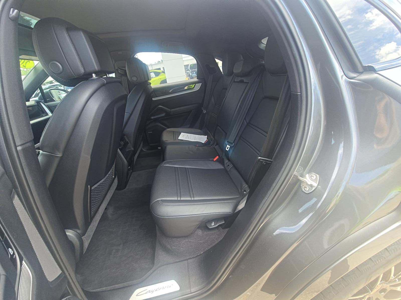 PORSCHE CAYENNE - 9