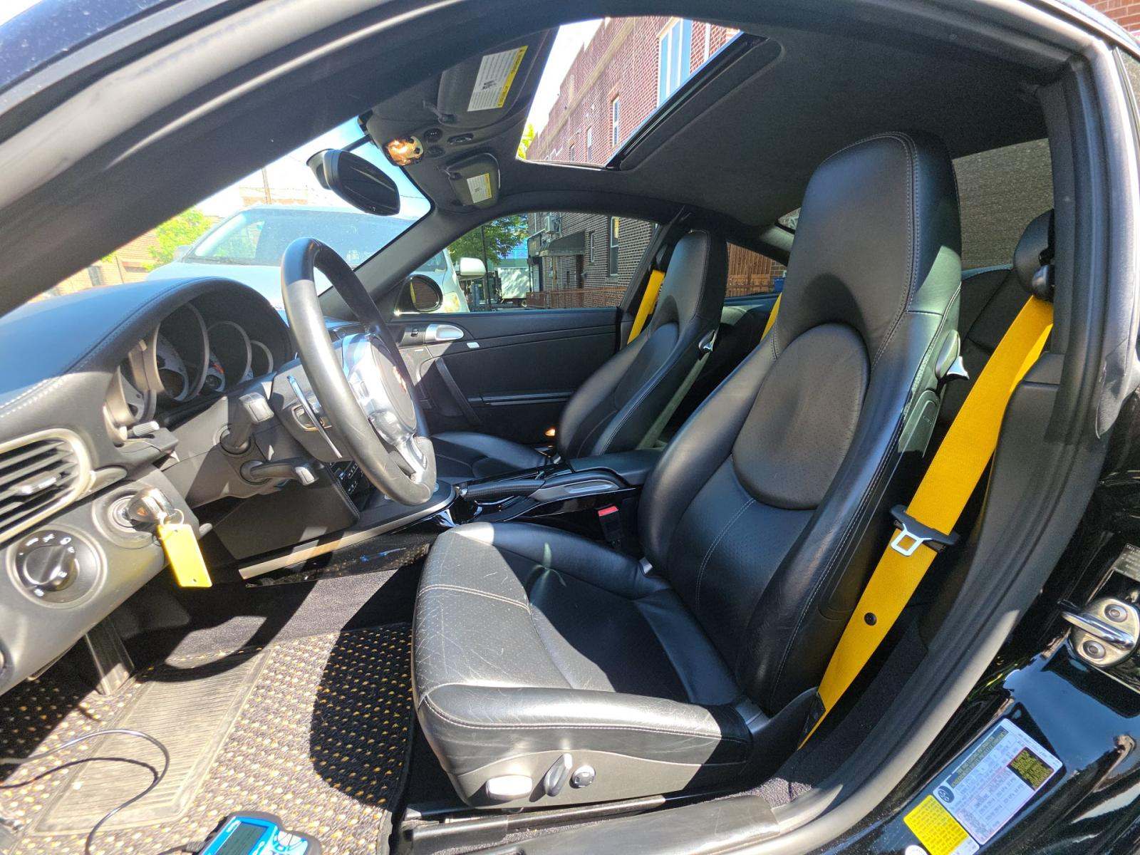 PORSCHE 911 - 6