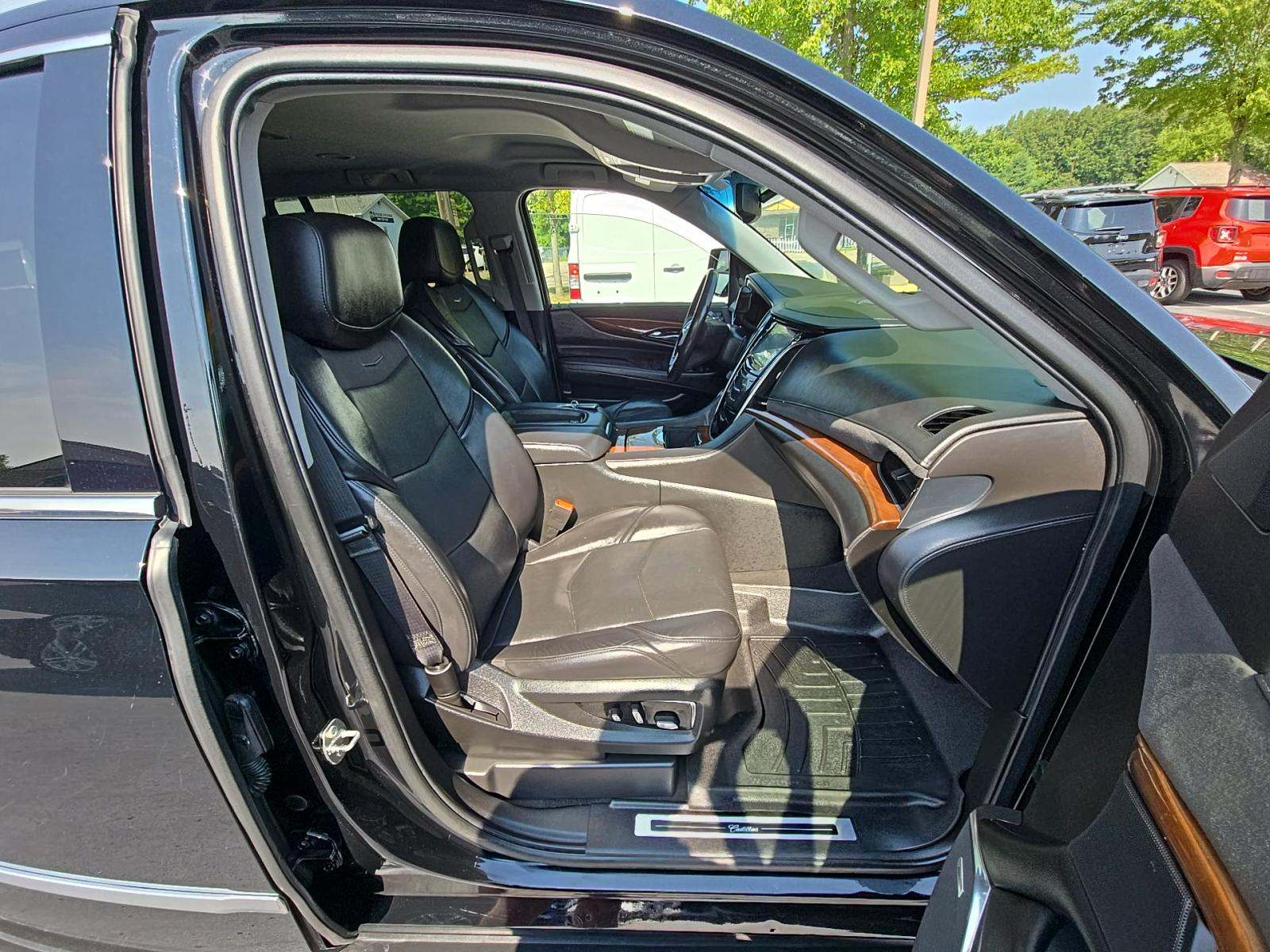 2019 Cadillac Escalade ESV Base AWD