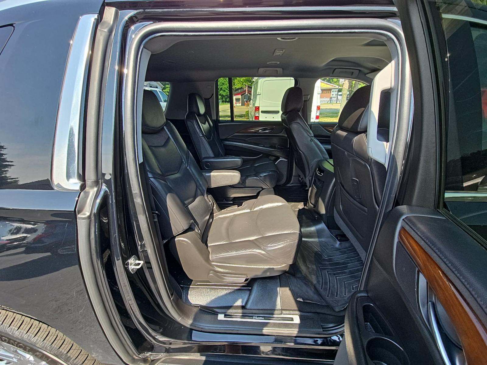 2019 Cadillac Escalade ESV Base AWD