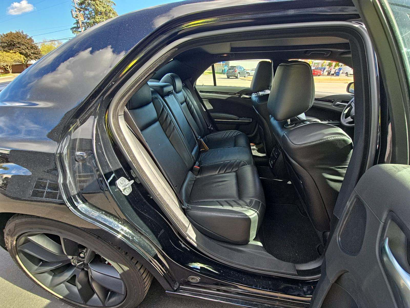 2023 Chrysler 300 C RWD