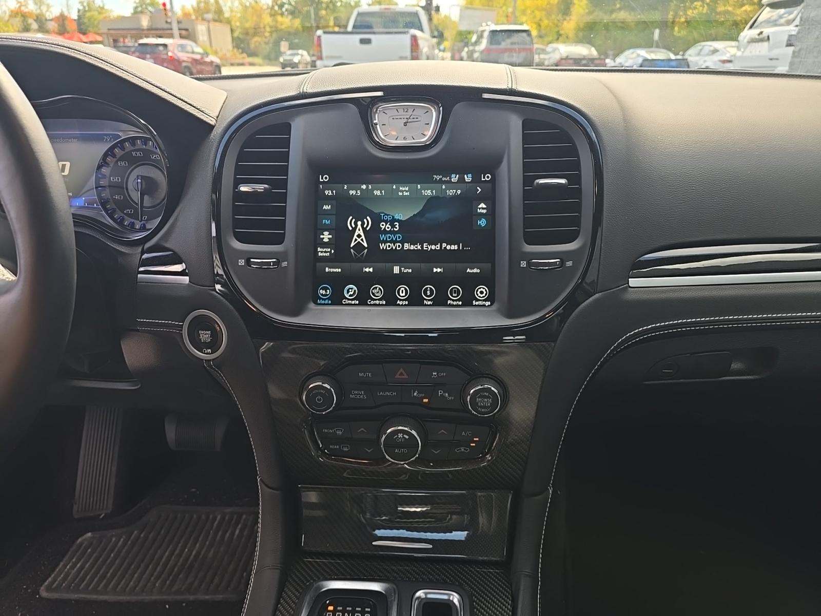 2023 Chrysler 300 C RWD