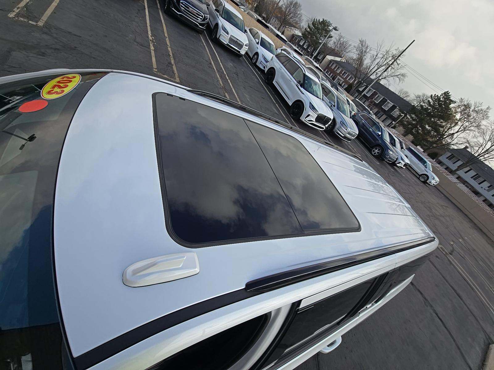 2023 Cadillac Escalade ESV Sport Platinum AWD