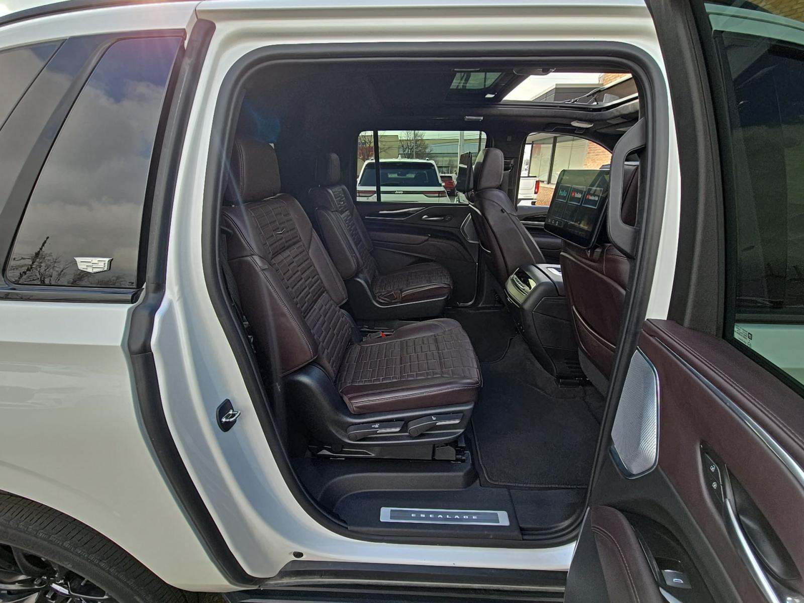 2023 Cadillac Escalade ESV Sport Platinum AWD