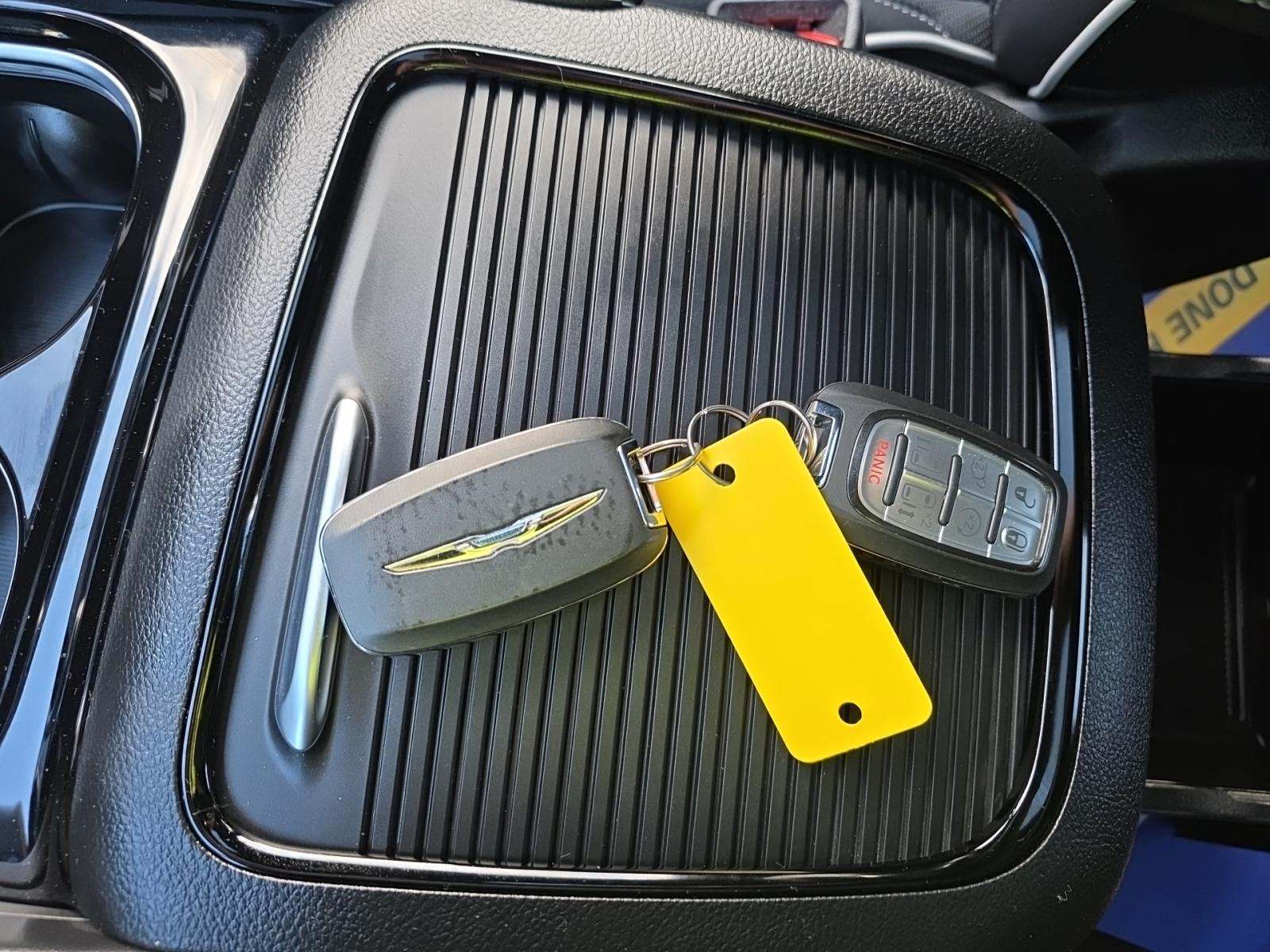 2023 Chrysler Pacifica Limited FWD