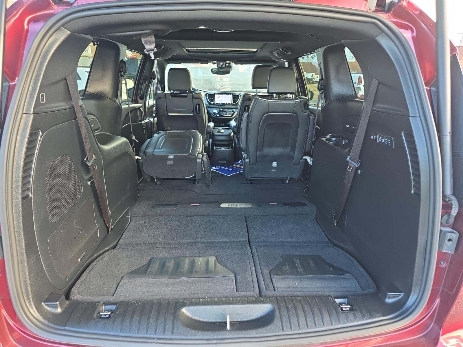 2023 Chrysler Pacifica Limited FWD