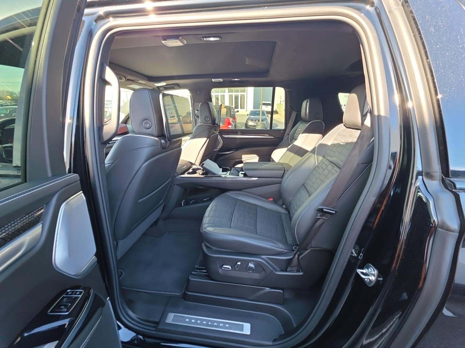 2025 Cadillac Escalade ESV V-Series AWD