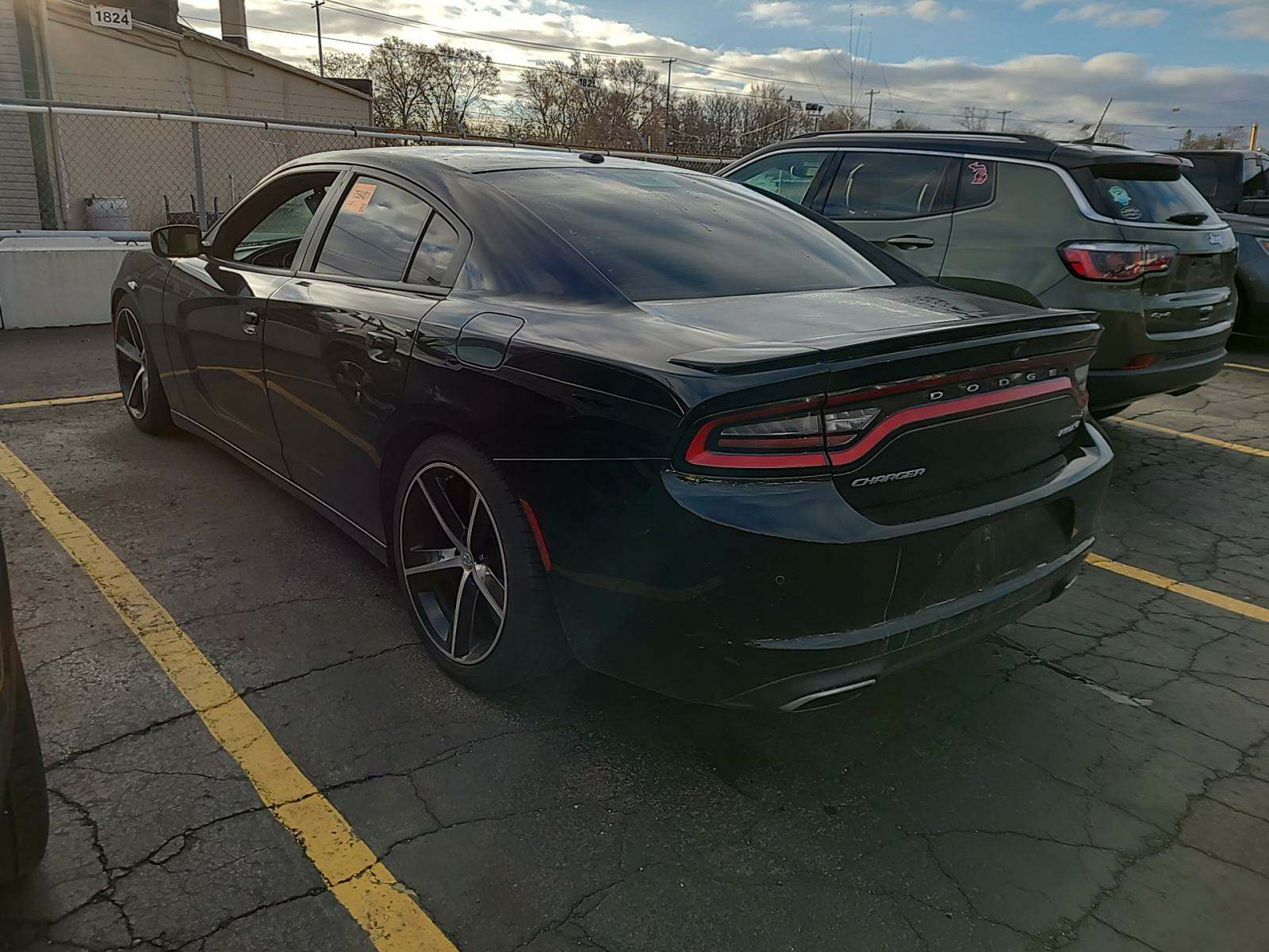 2017 Dodge Charger SXT RWD