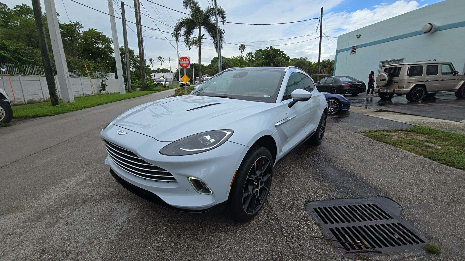 2021 Aston Martin DBX