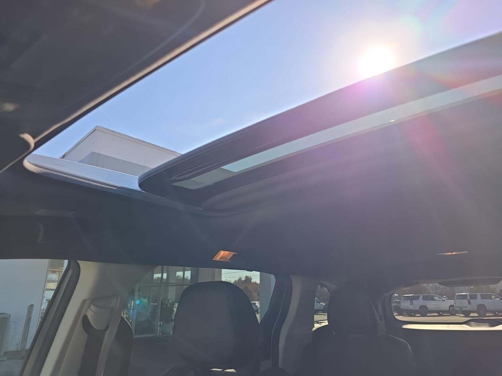 2024 Toyota Sienna Platinum FWD