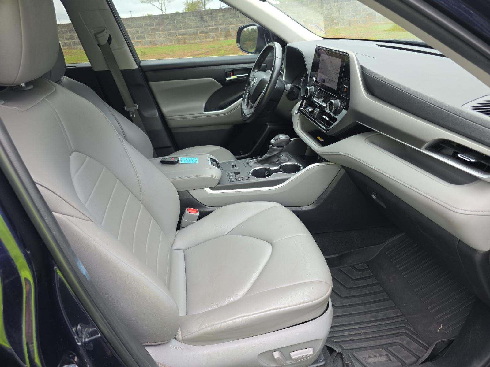 2023 Toyota Highlander XLE FWD