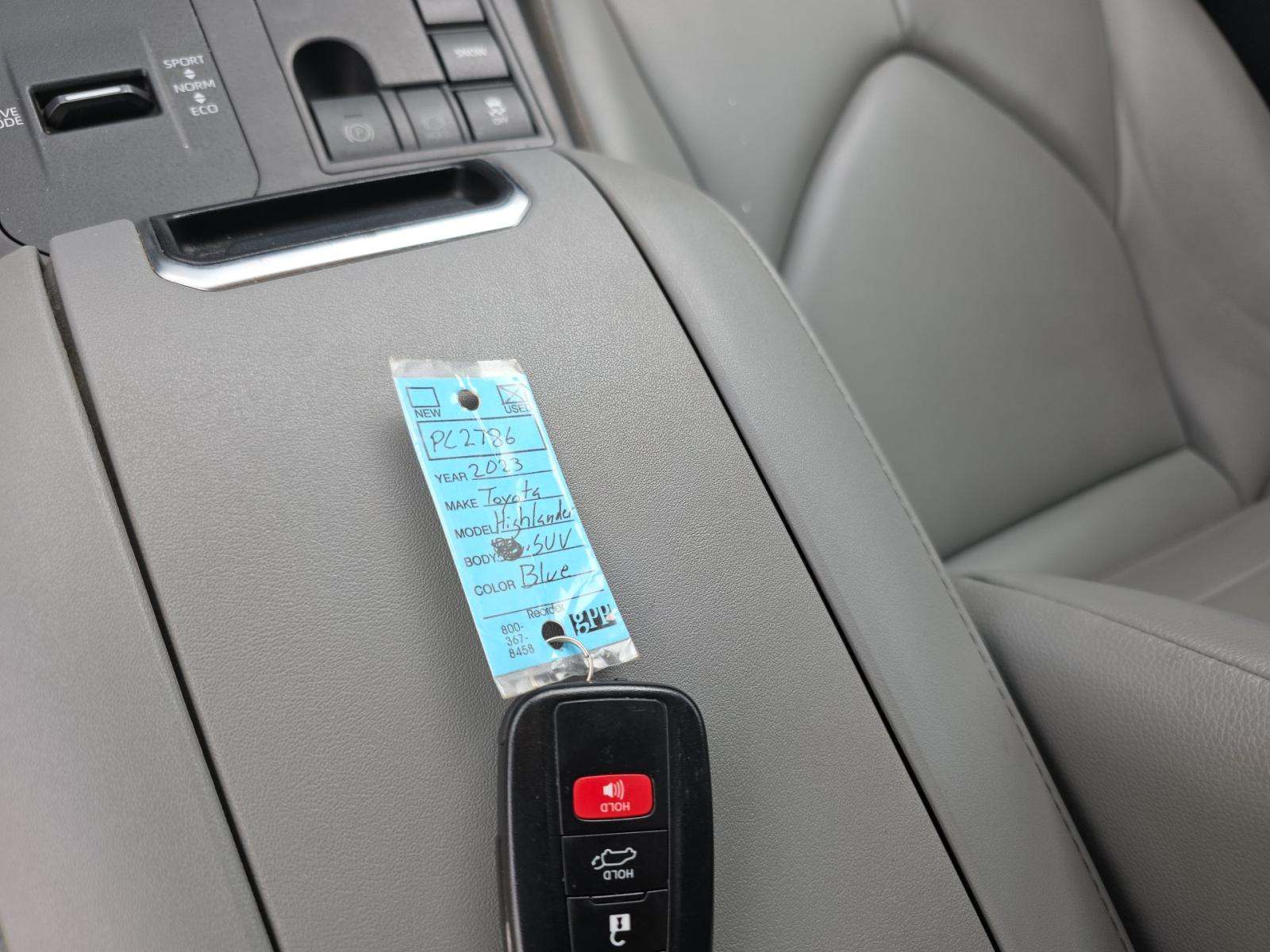 2023 Toyota Highlander XLE FWD