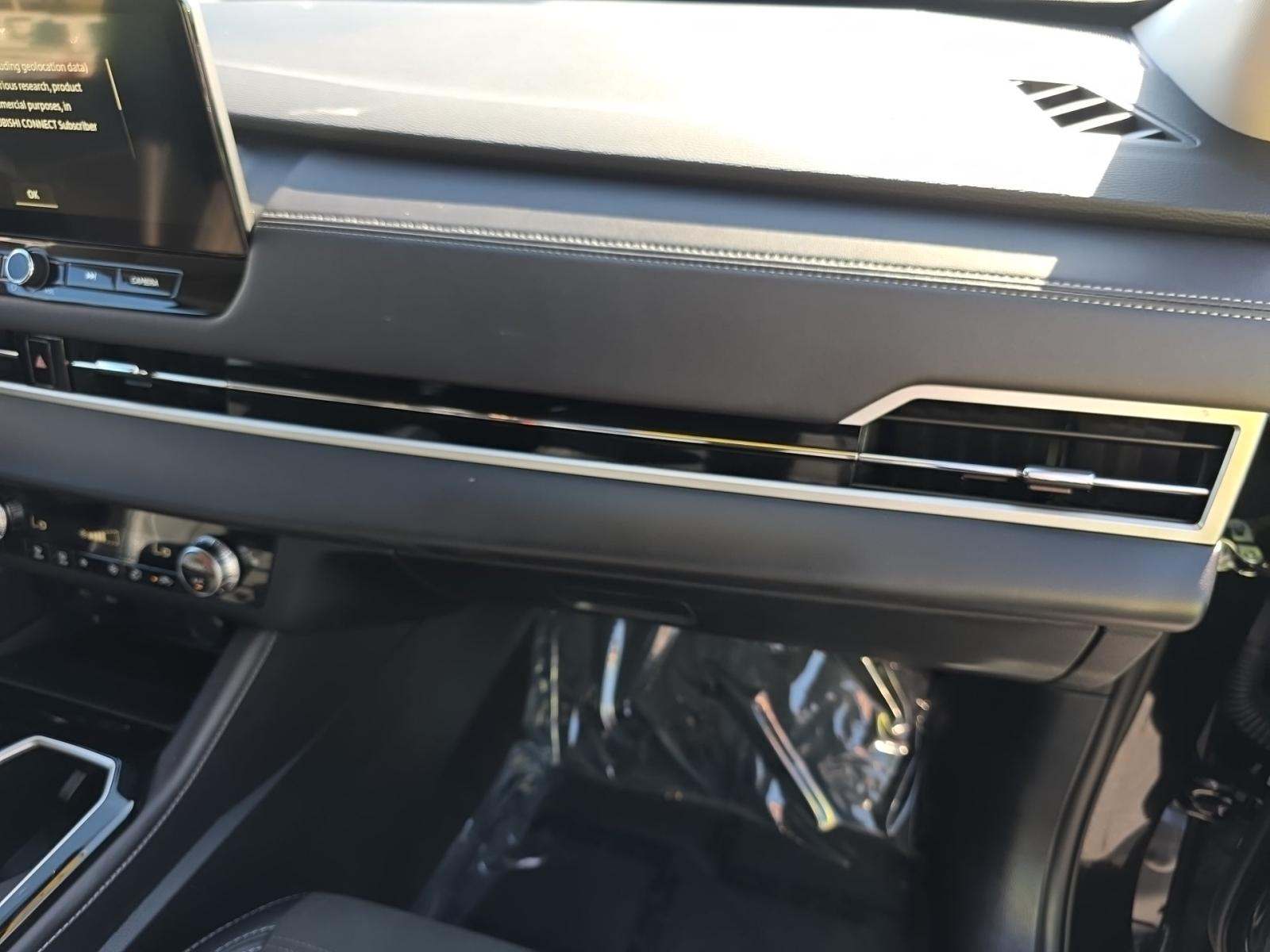 2025 Mitsubishi Outlander SE FWD