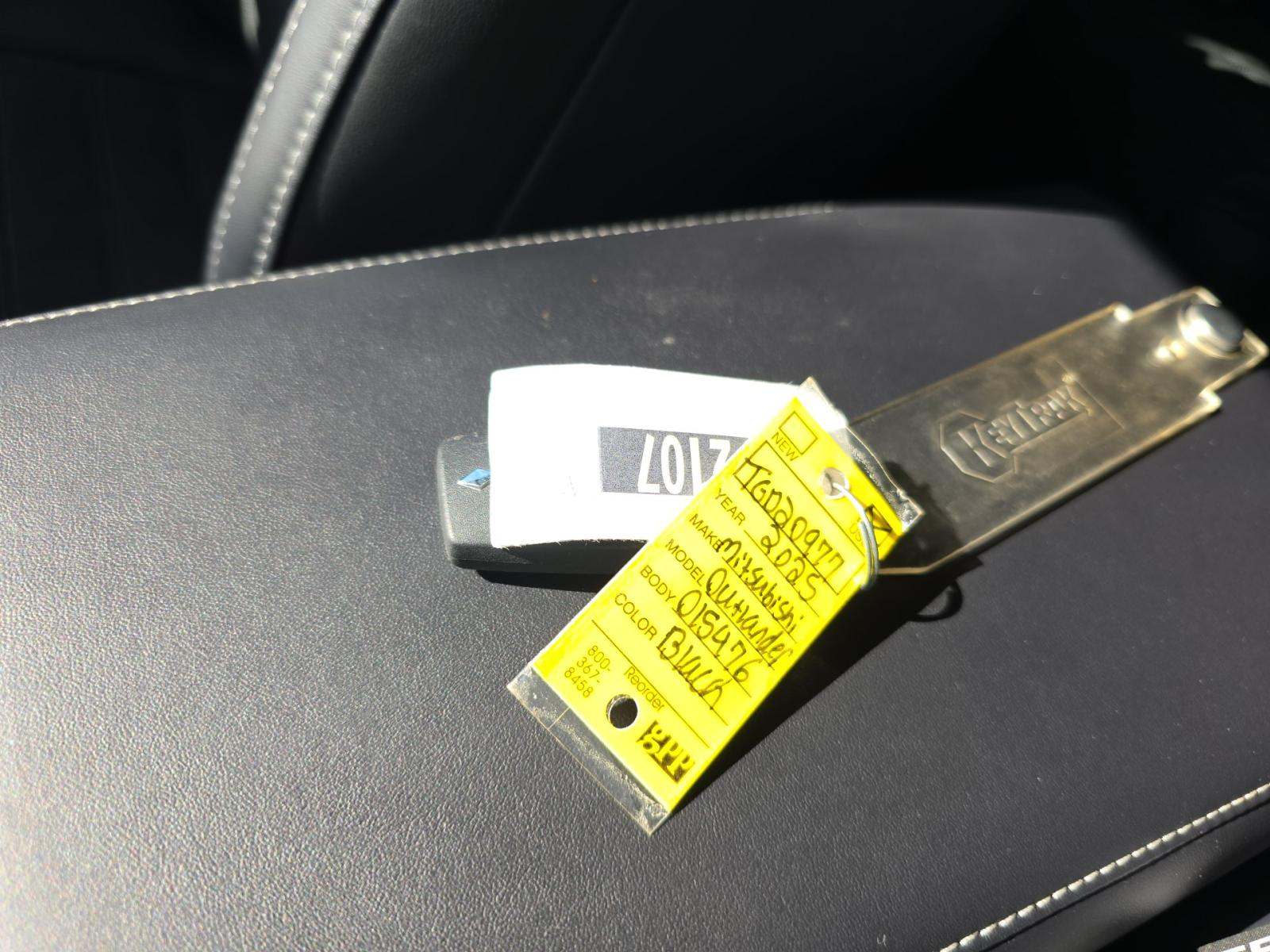 2025 Mitsubishi Outlander SE FWD