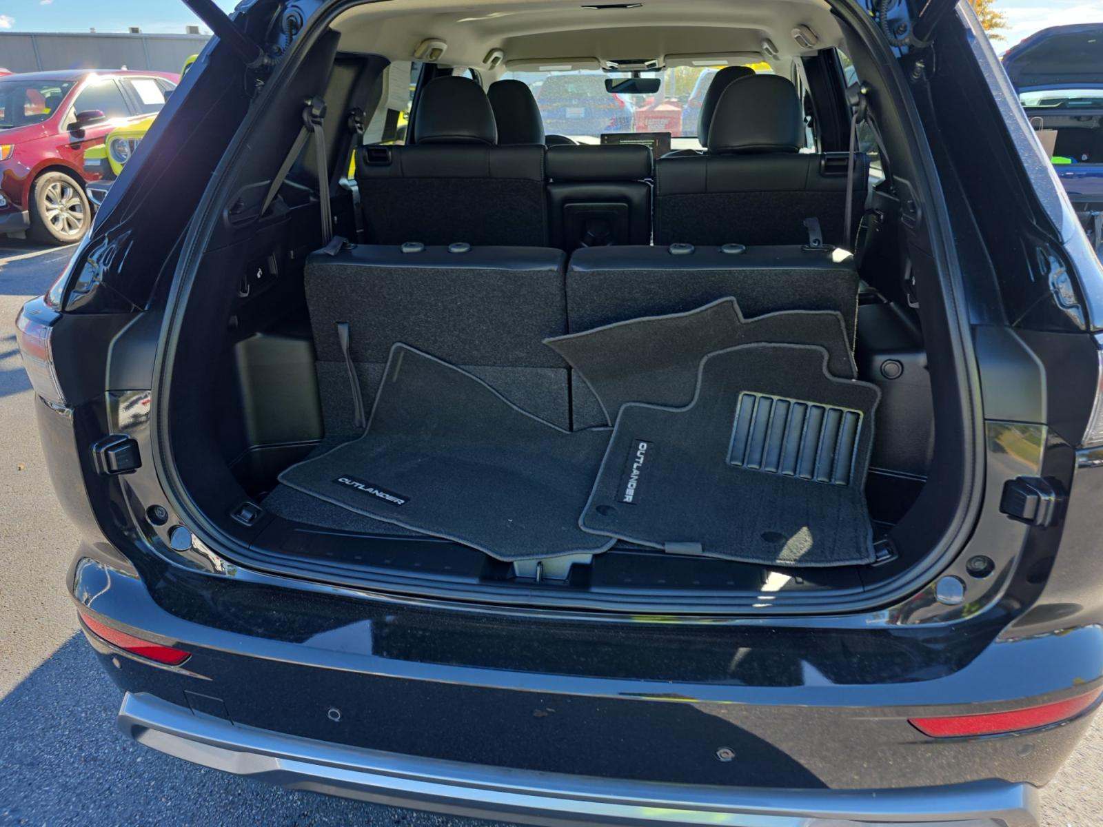 2025 Mitsubishi Outlander SE FWD