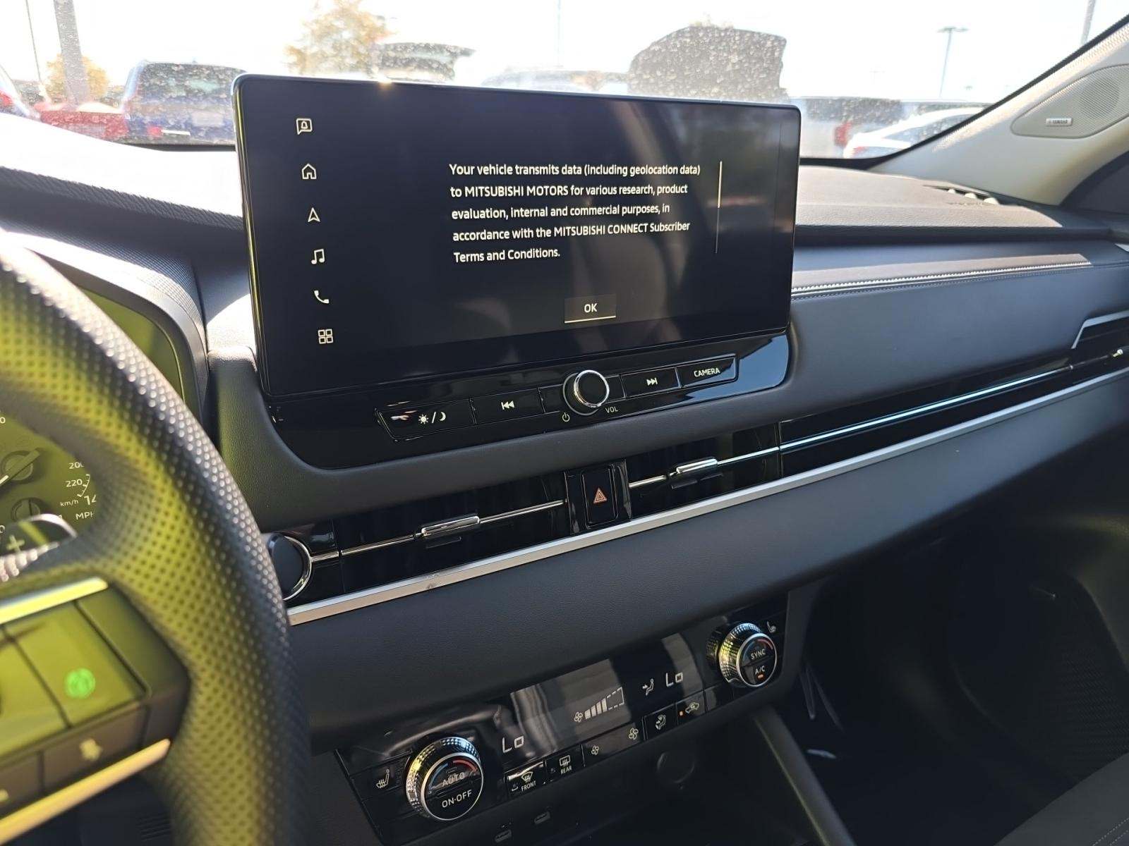 2025 Mitsubishi Outlander SE FWD