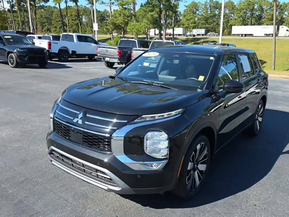 2025 Mitsubishi Outlander SE FWD