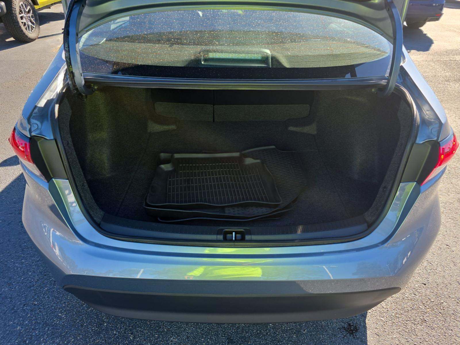 2025 Toyota Corolla LE FWD