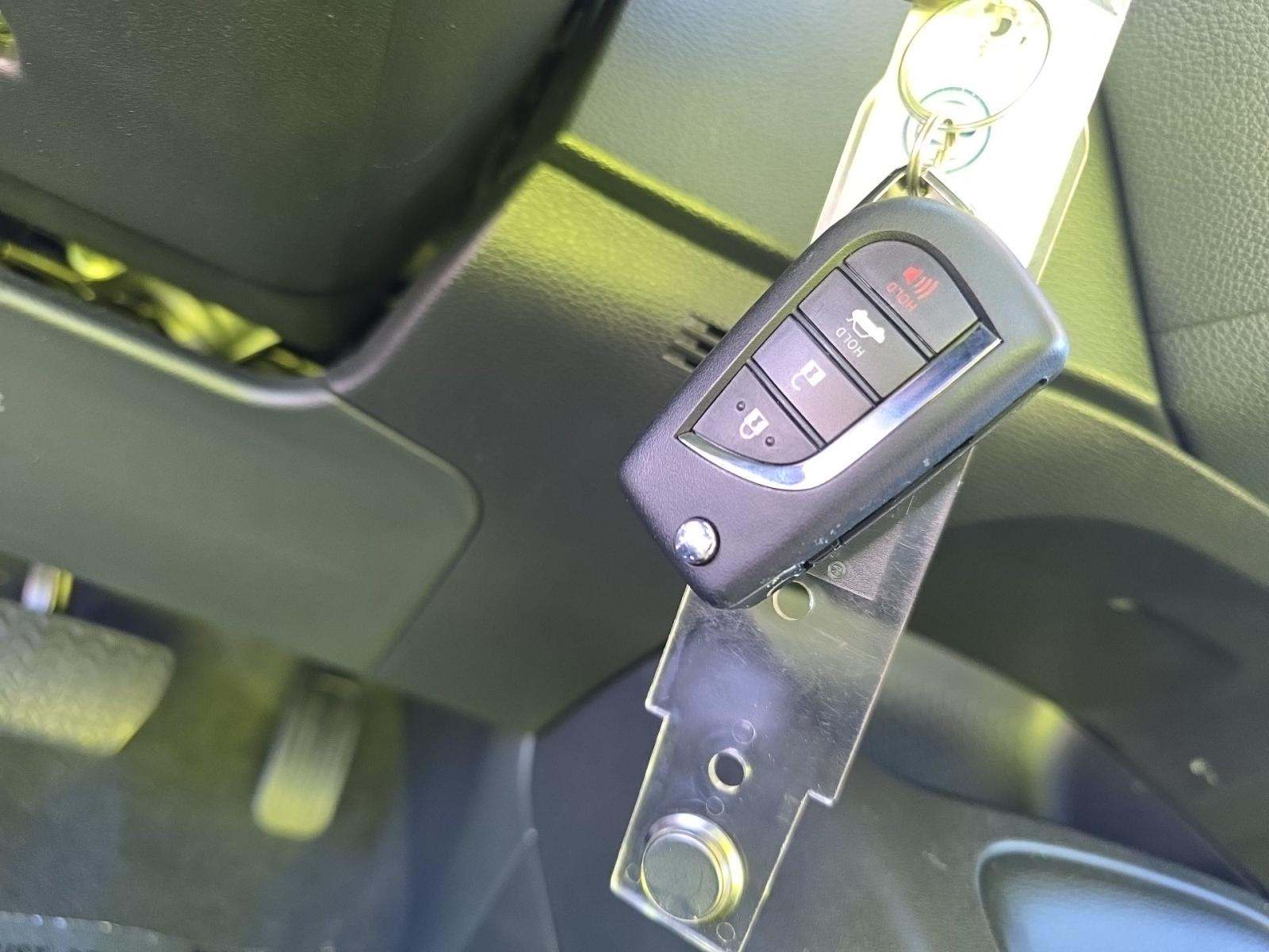 2025 Toyota Corolla LE FWD