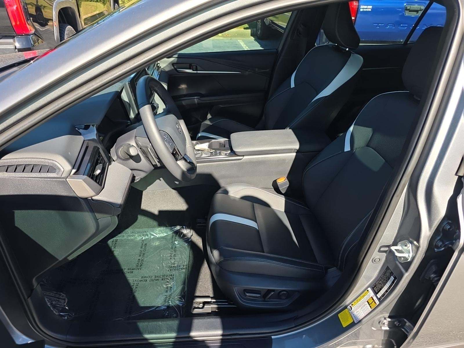 2025 Toyota Camry SE FWD