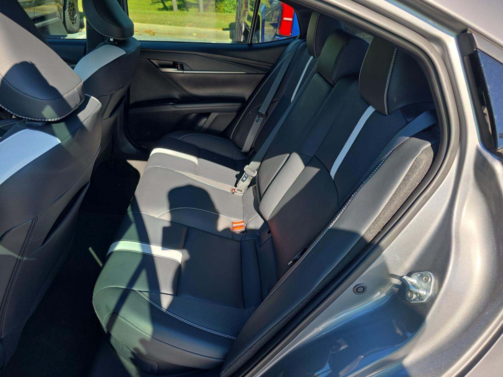 2025 Toyota Camry SE FWD