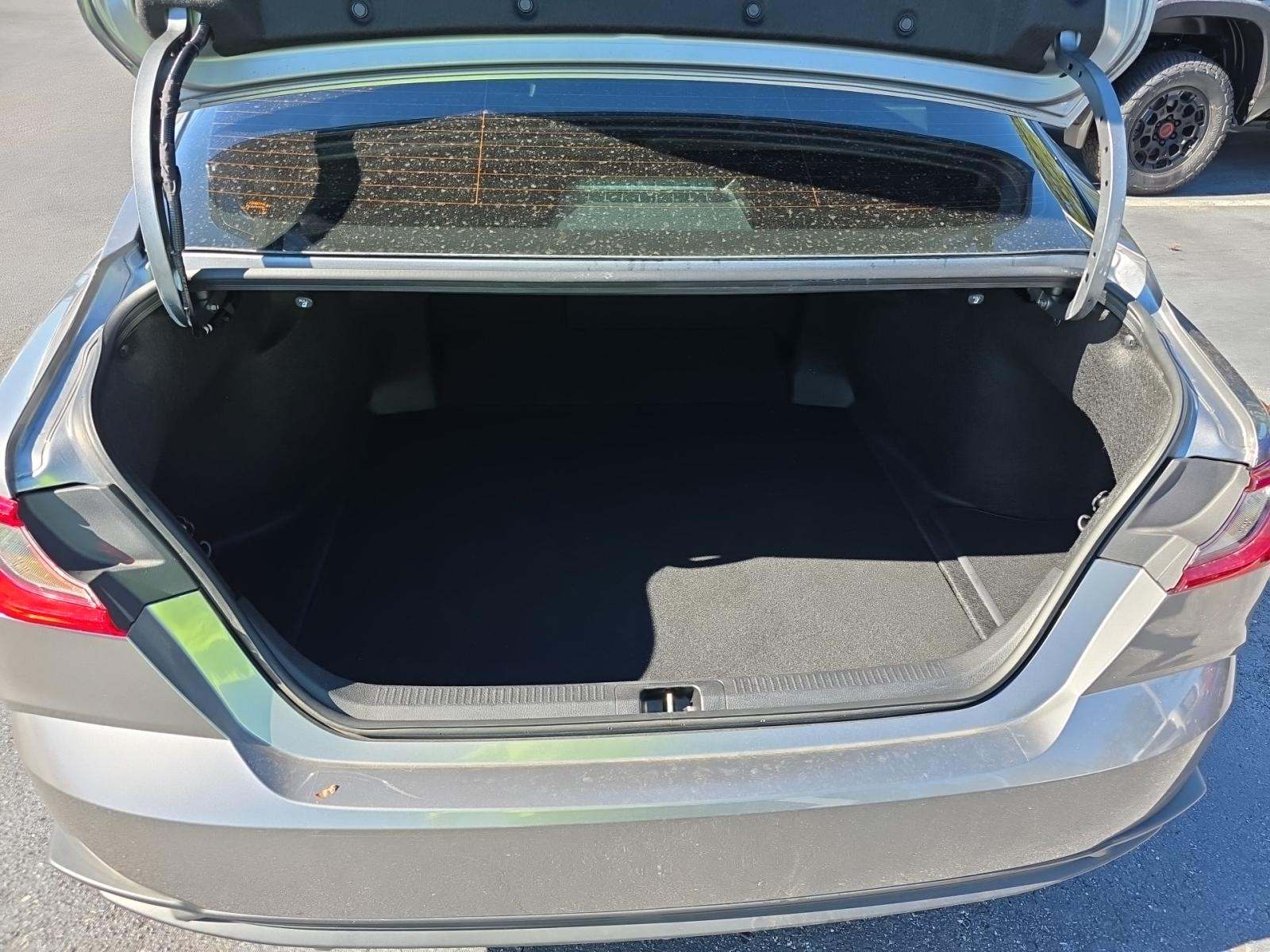 2025 Toyota Camry SE FWD