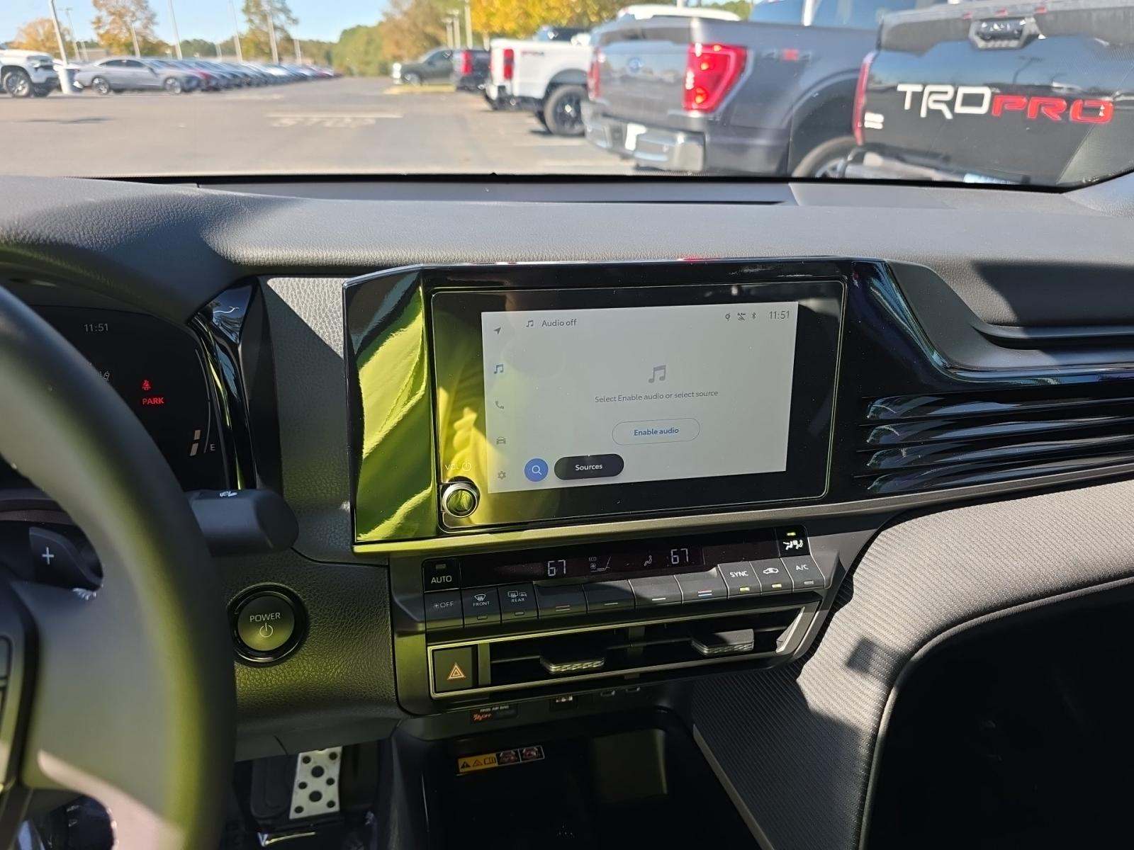 2025 Toyota Camry SE FWD