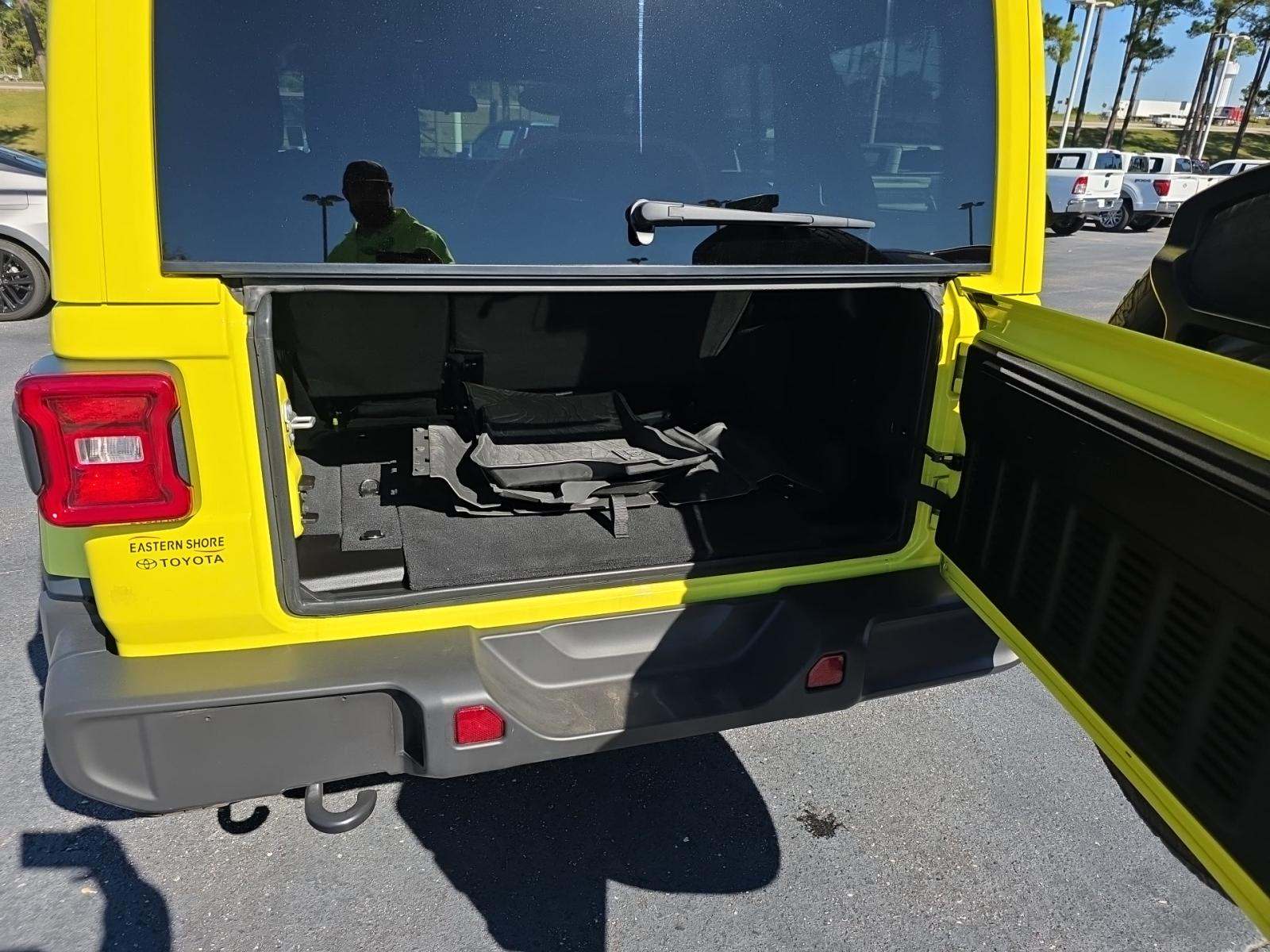 2024 Jeep Wrangler Sahara AWD