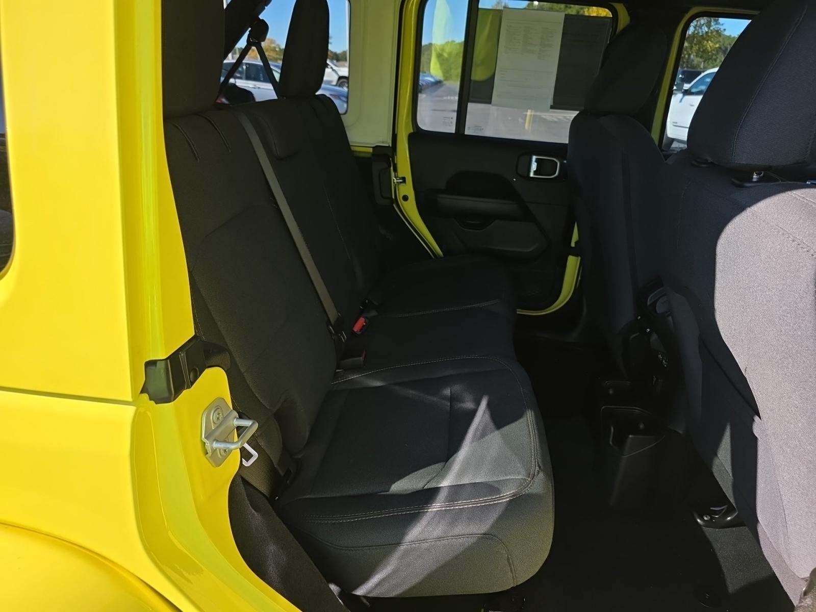 2024 Jeep Wrangler Sahara AWD