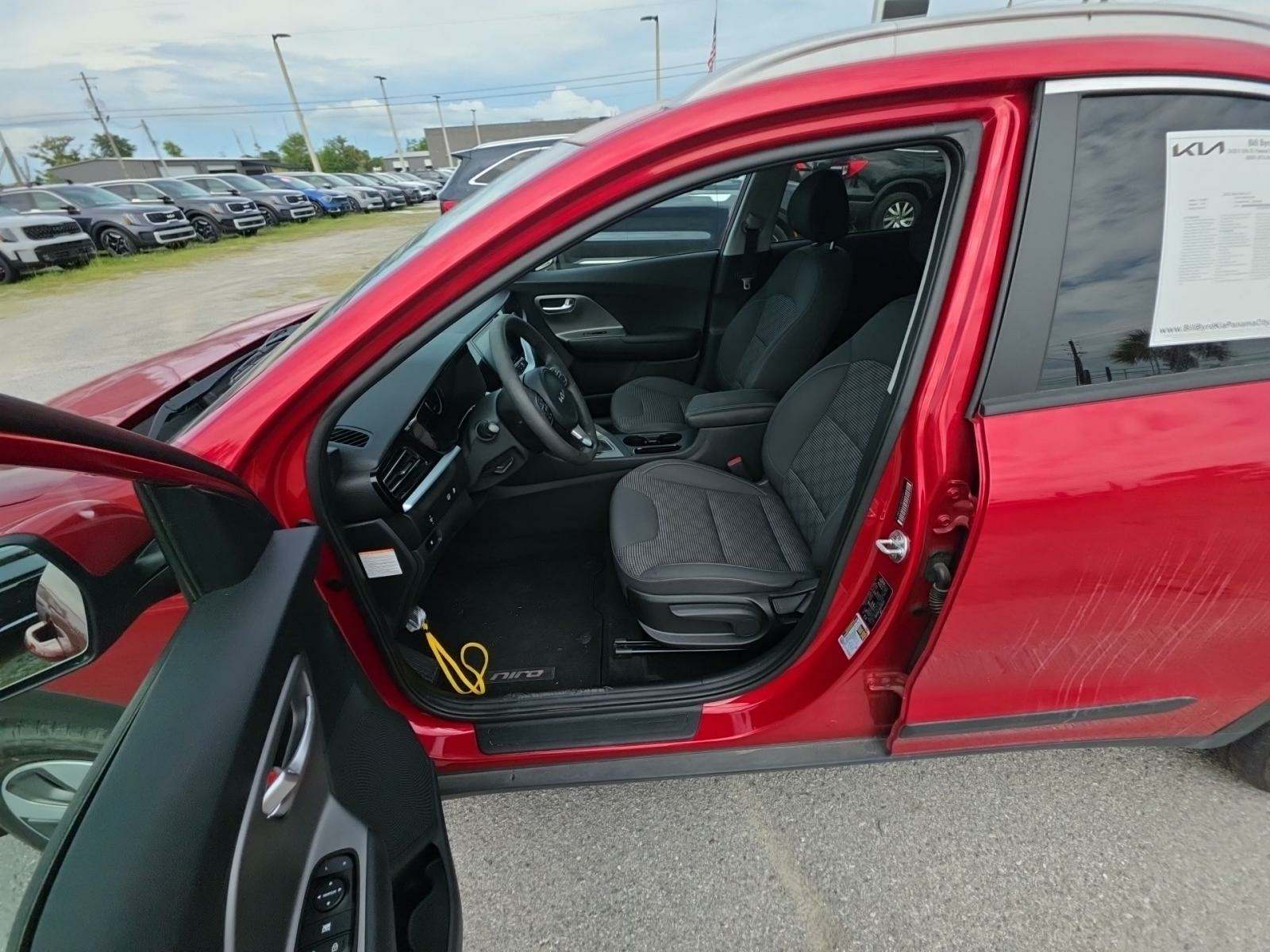 2022 Kia Niro LX FWD