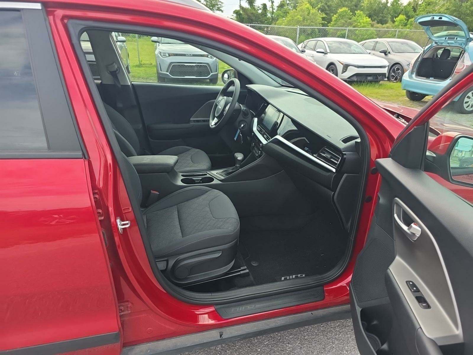 2022 Kia Niro LX FWD