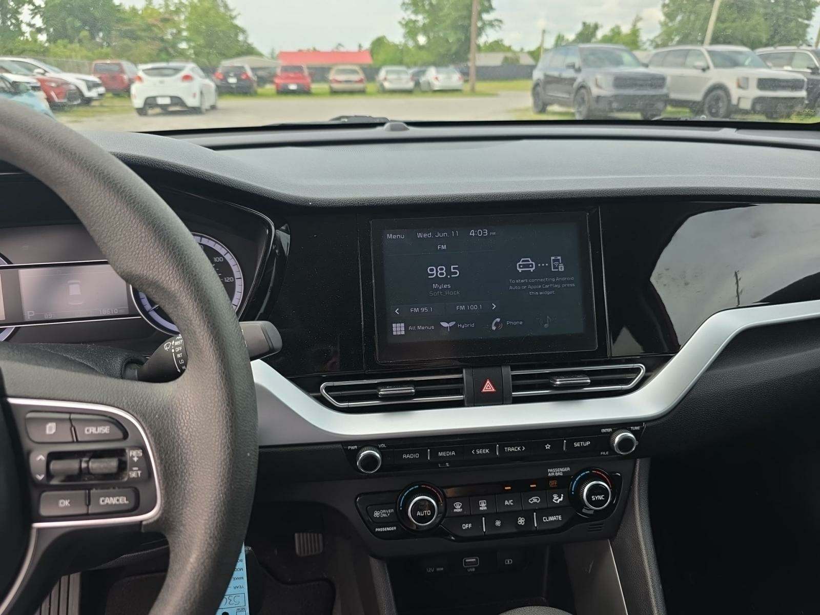 2022 Kia Niro LX FWD