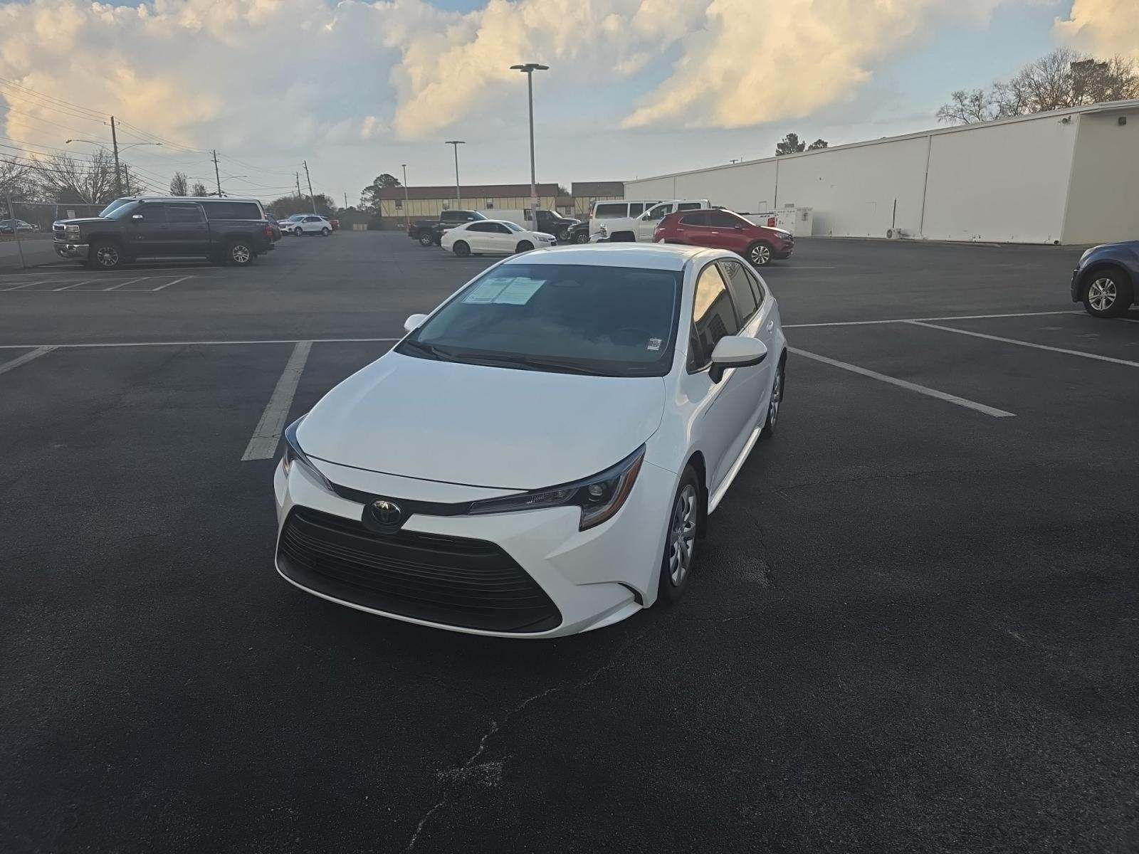 2025 Toyota Corolla LE FWD