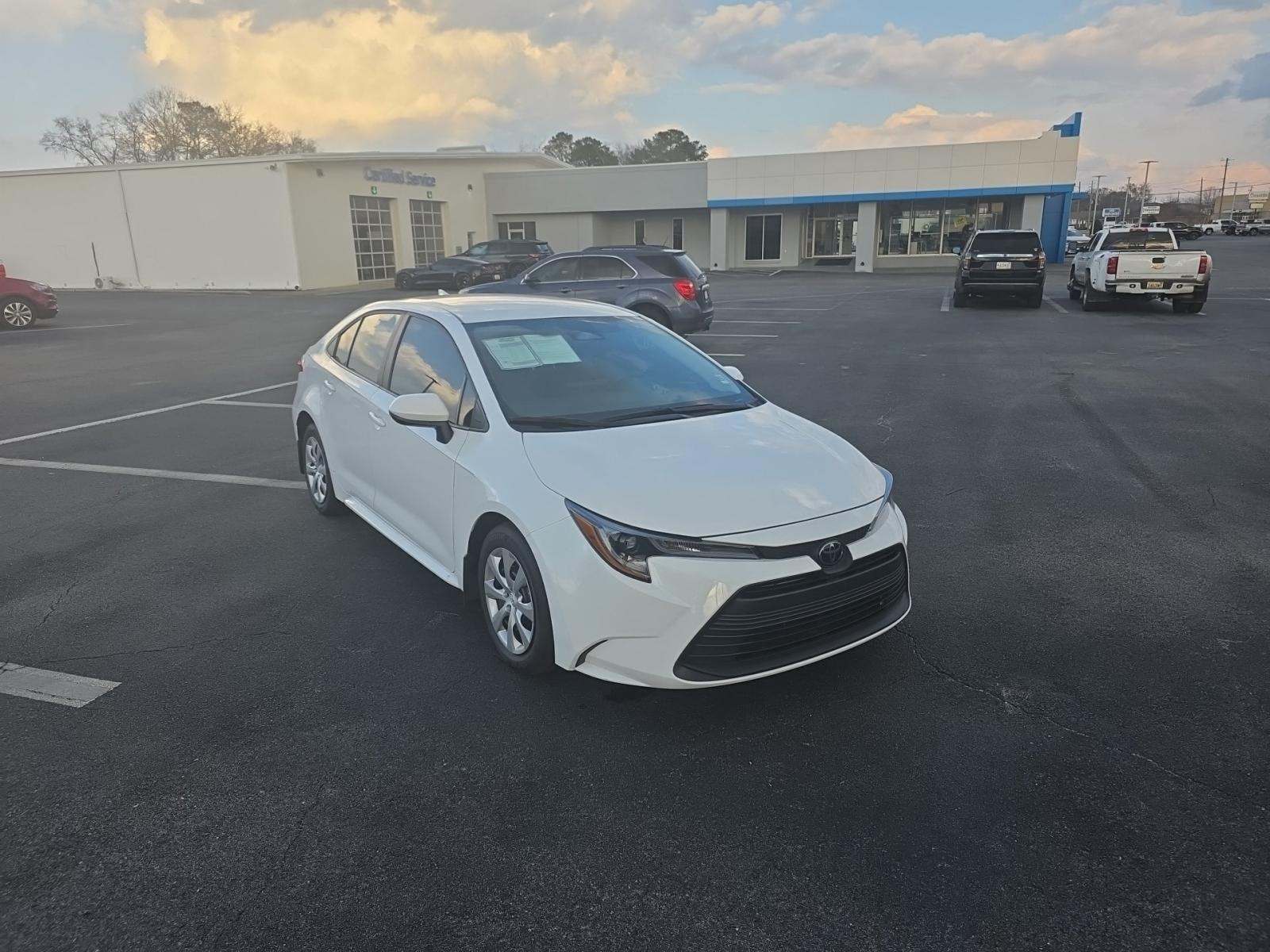 2025 Toyota Corolla LE FWD