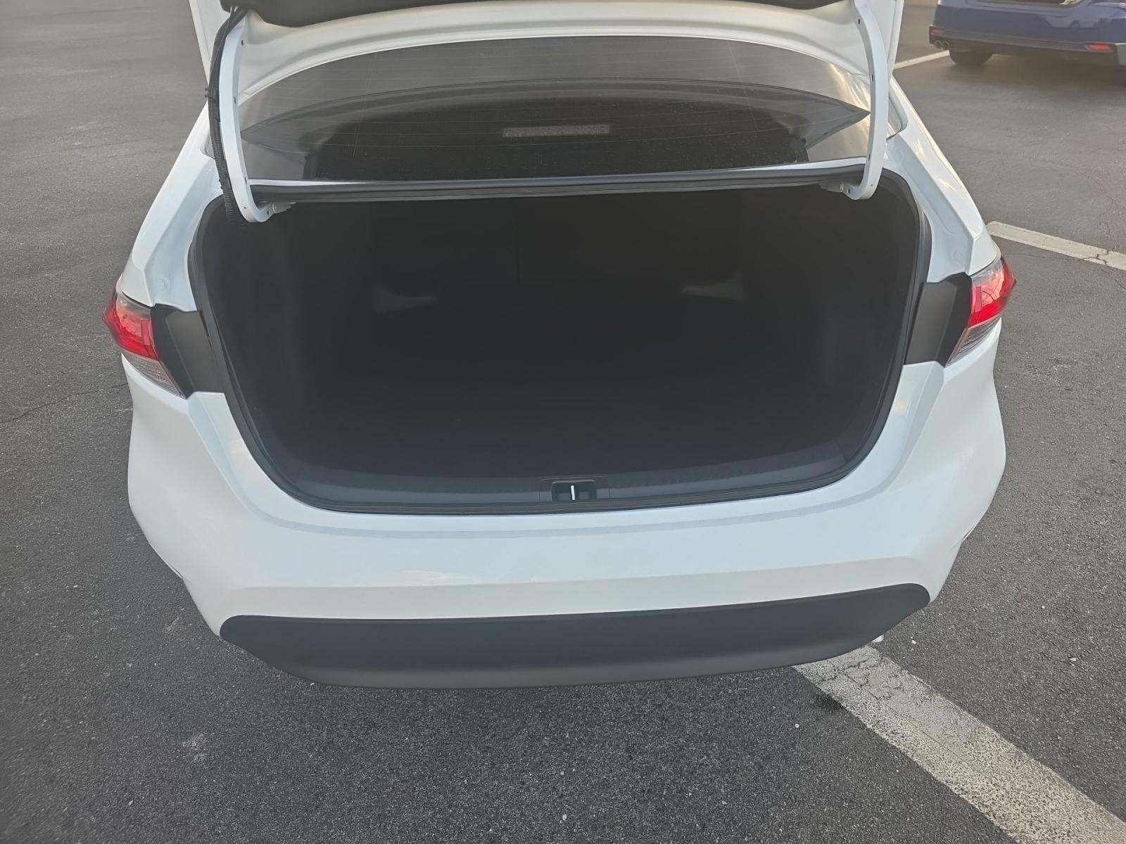 2025 Toyota Corolla LE FWD